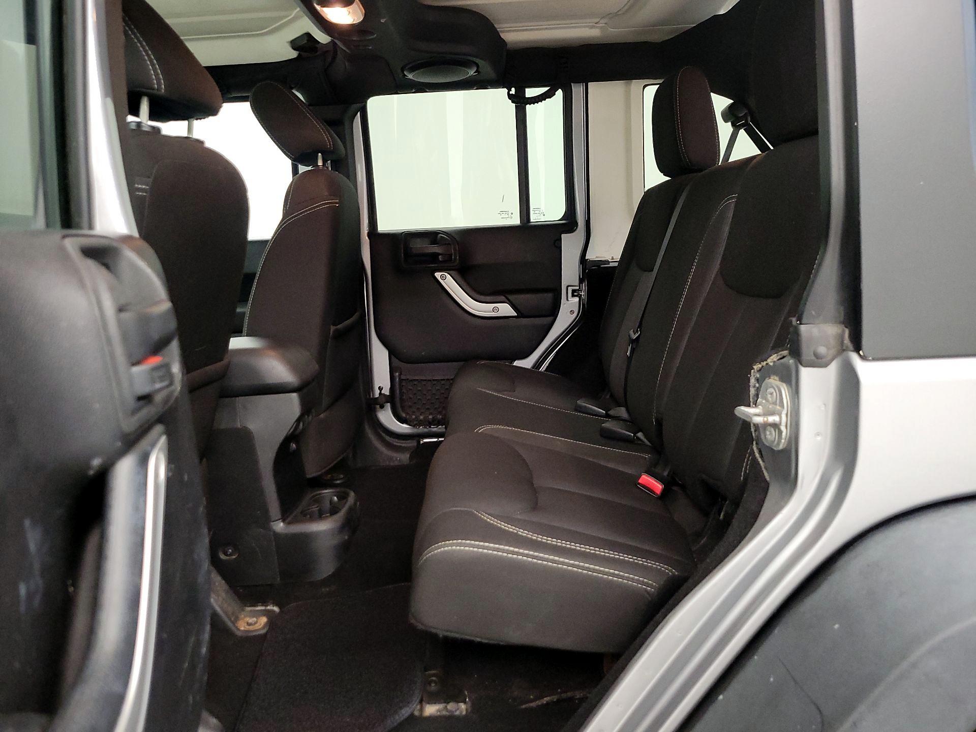 Thumbnail: 2014 Jeep Wrangler - 18