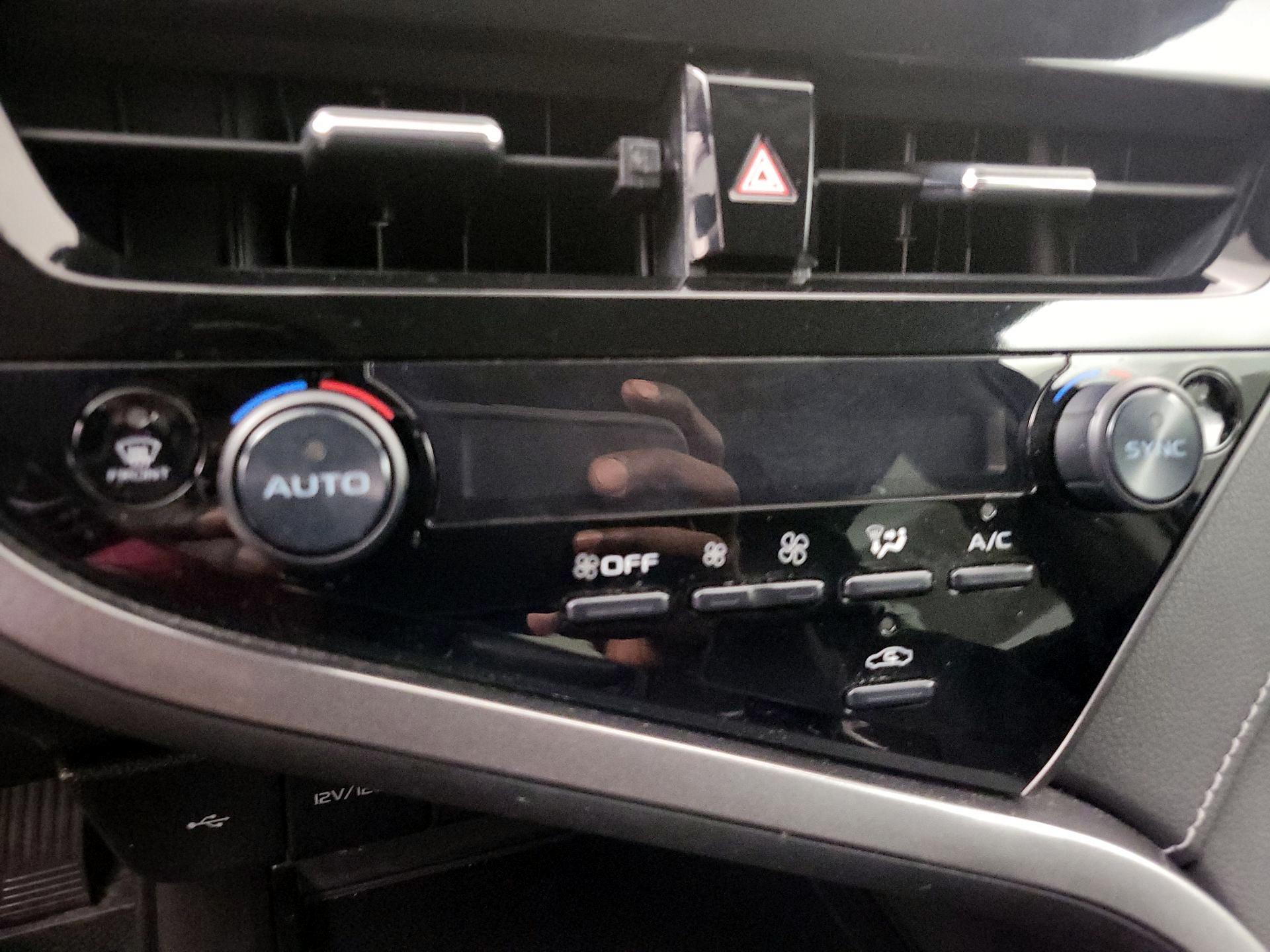 Thumbnail: 2024 Toyota Camry - 16