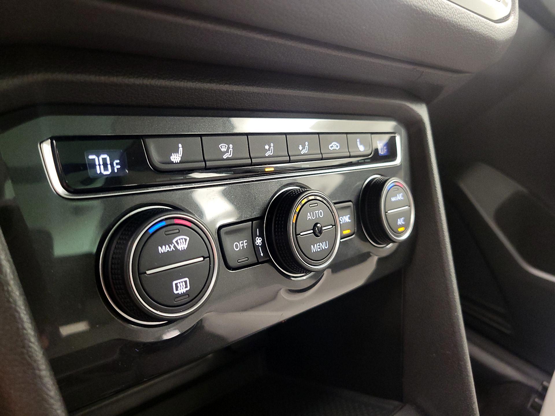 Thumbnail: 2019 Volkswagen Tiguan - 17