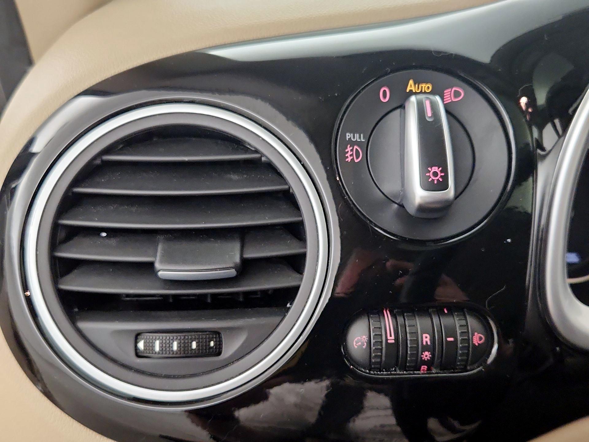 Thumbnail: 2019 Volkswagen Beetle - 13