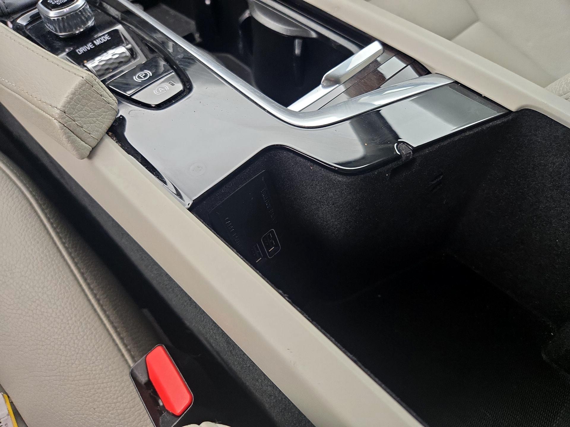 Thumbnail: 2019 Volvo XC90 - 19