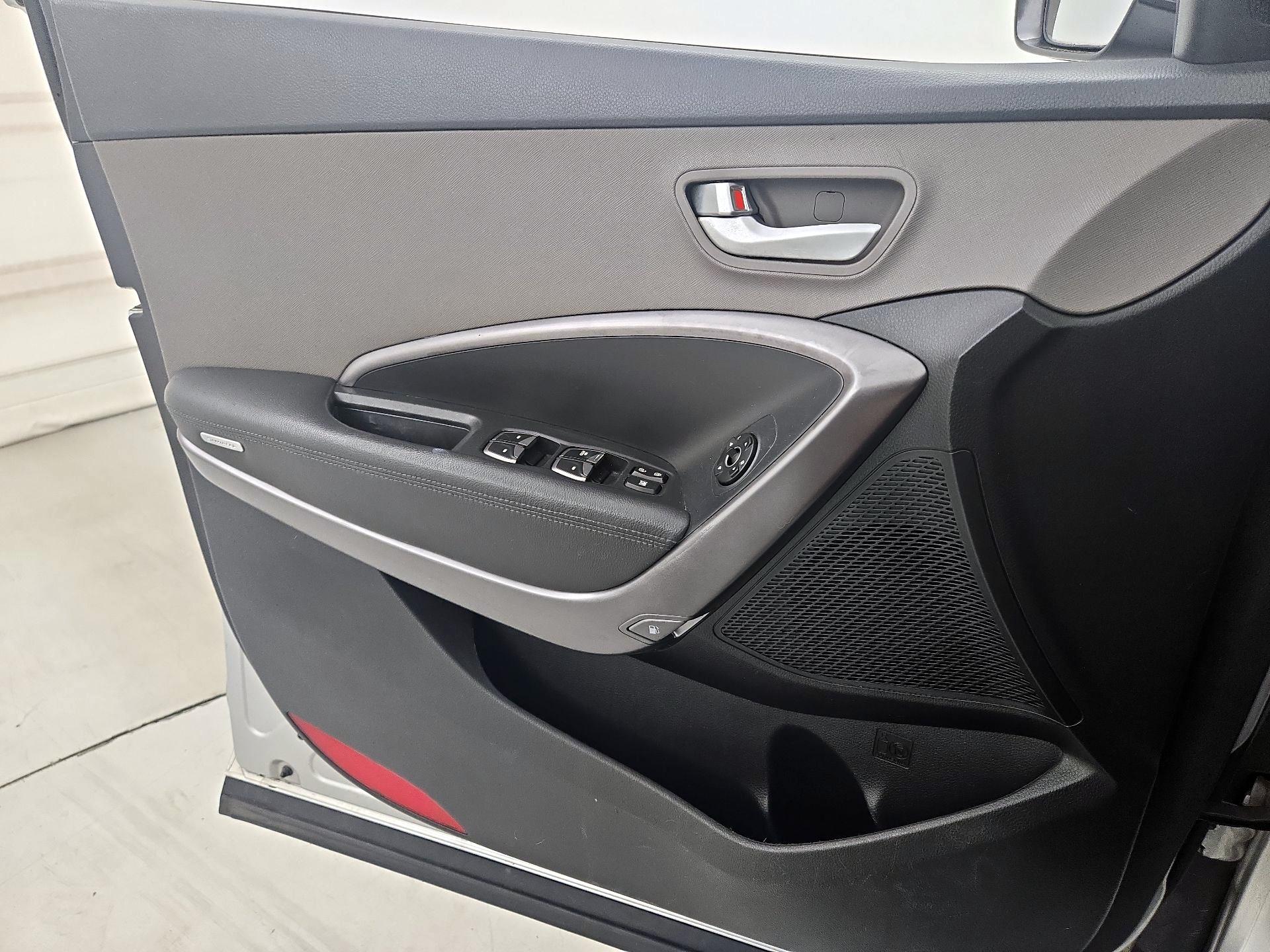 Thumbnail: 2013 Hyundai Santa Fe - 12
