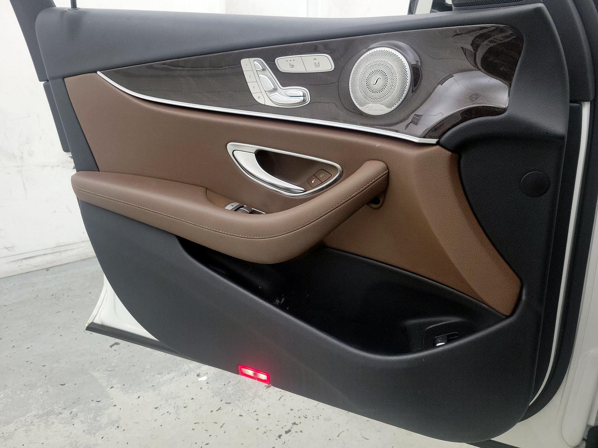 Thumbnail: 2020 Mercedes-Benz E-Class - 12