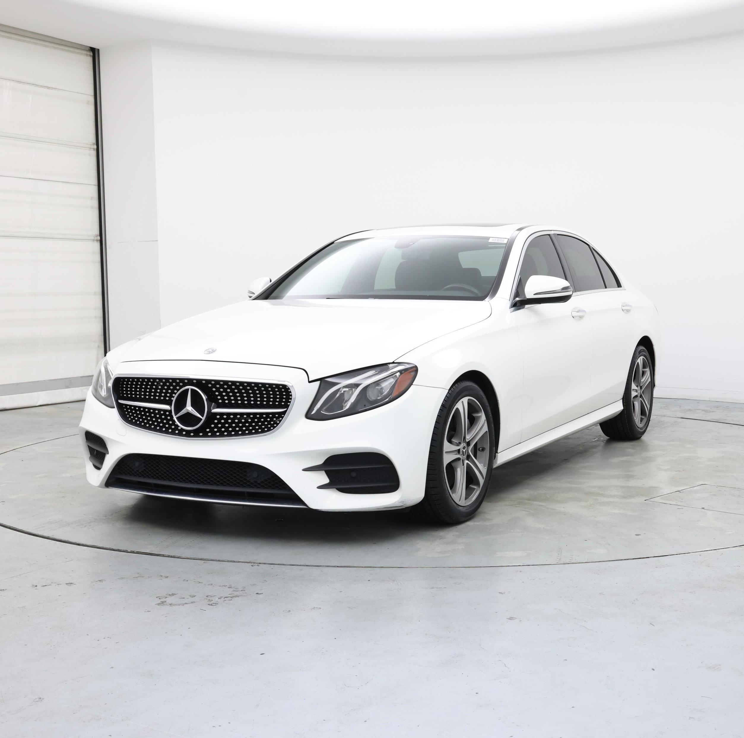 Thumbnail: 2020 Mercedes-Benz E-Class - 4