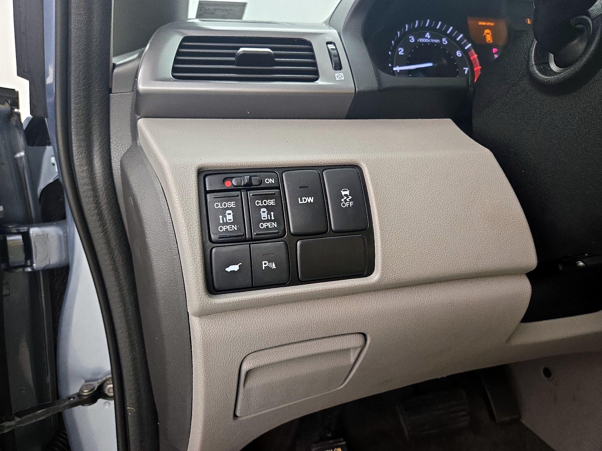 Thumbnail: 2014 Honda Odyssey - 13