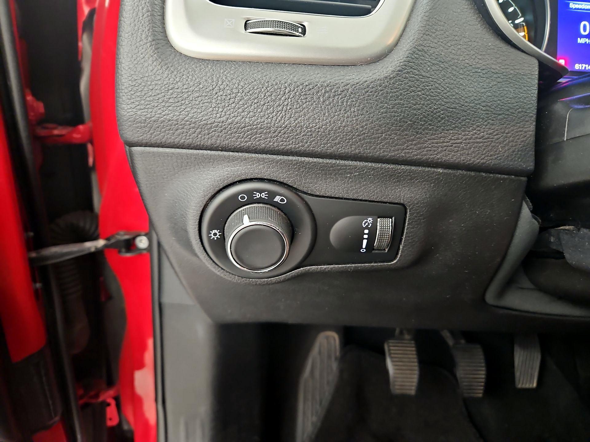 Thumbnail: 2017 Jeep Compass - 13