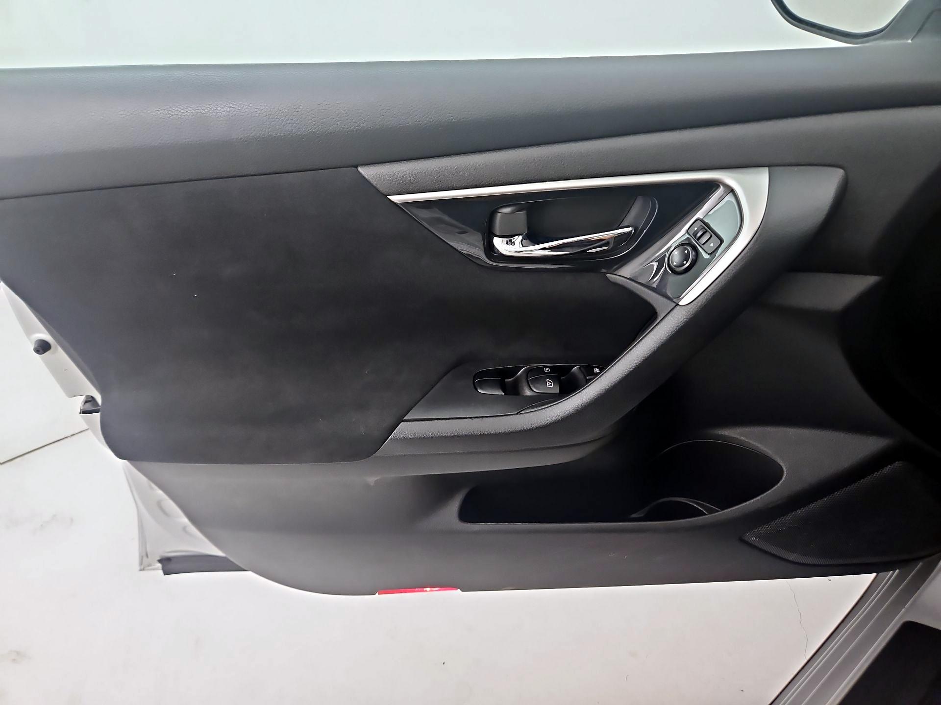 Thumbnail: 2014 Nissan Altima - 12