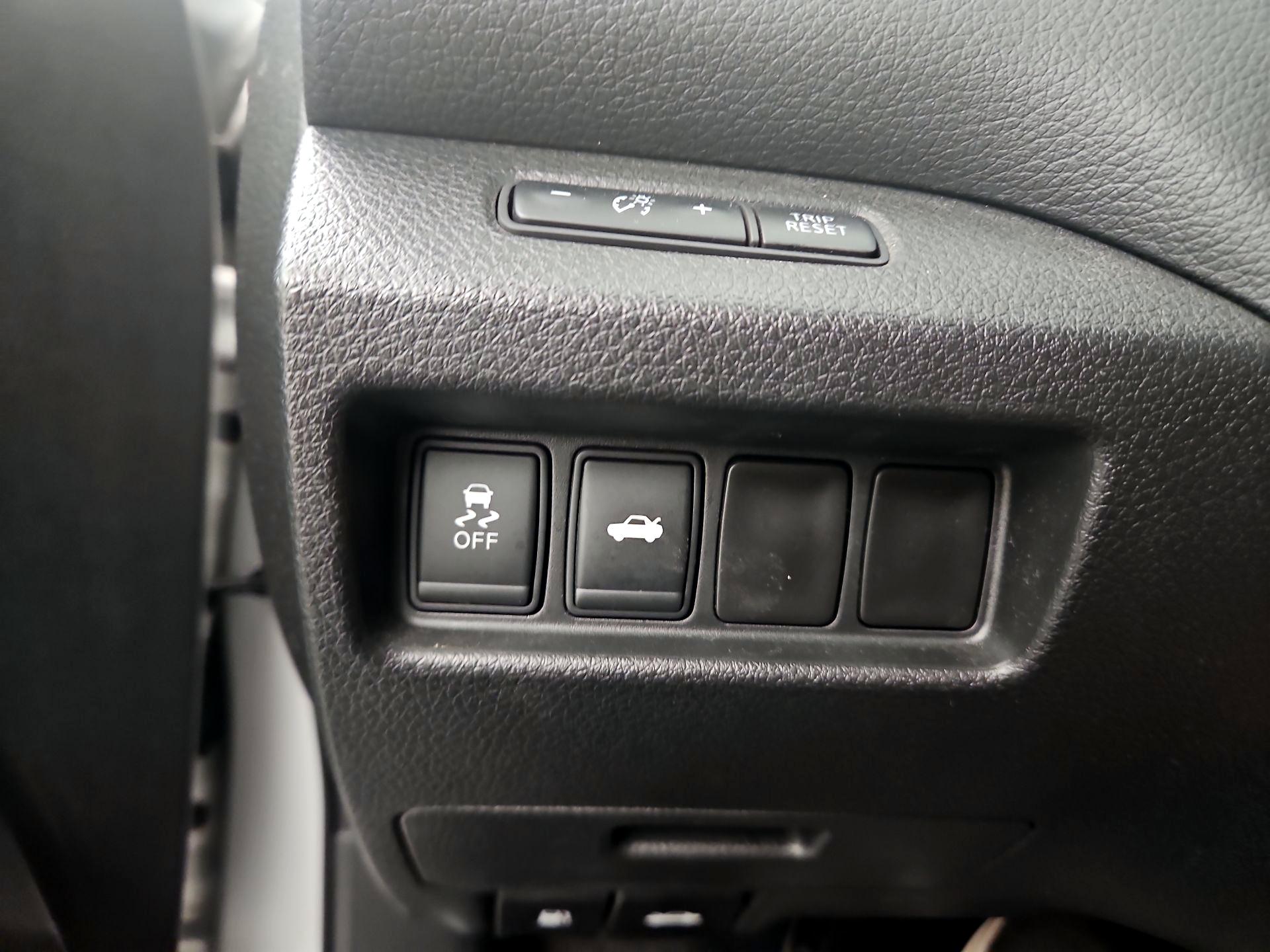 Thumbnail: 2014 Nissan Altima - 13