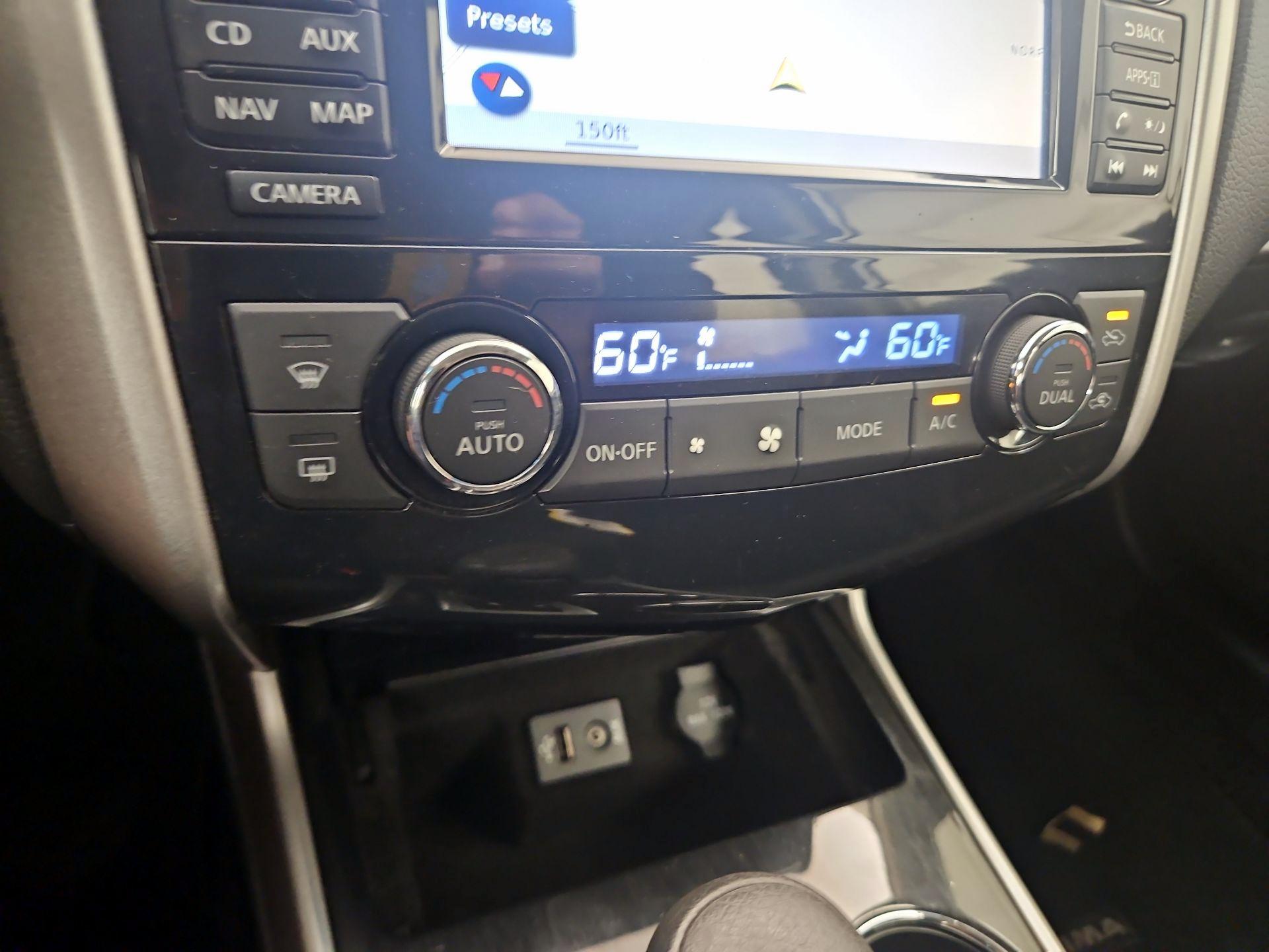 Thumbnail: 2014 Nissan Altima - 16