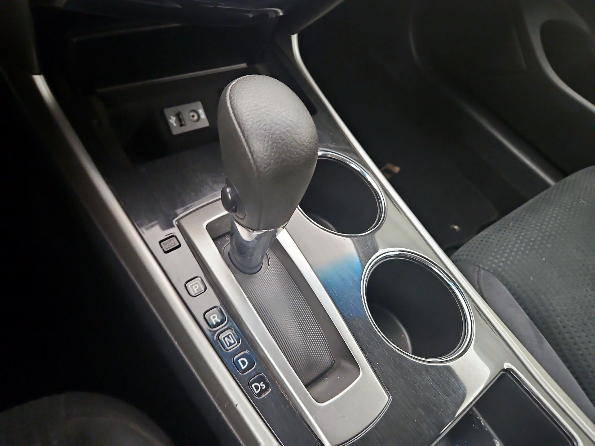 Thumbnail: 2014 Nissan Altima - 17