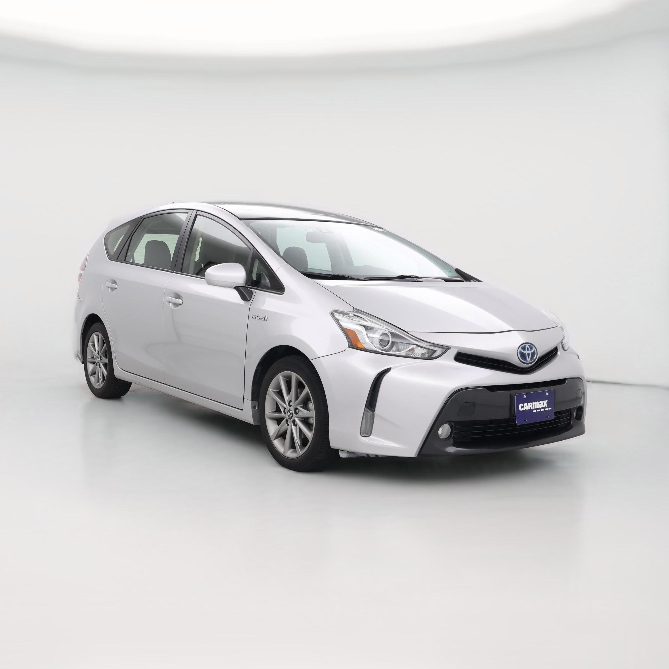 Thumbnail: 2017 Toyota Prius v - 1