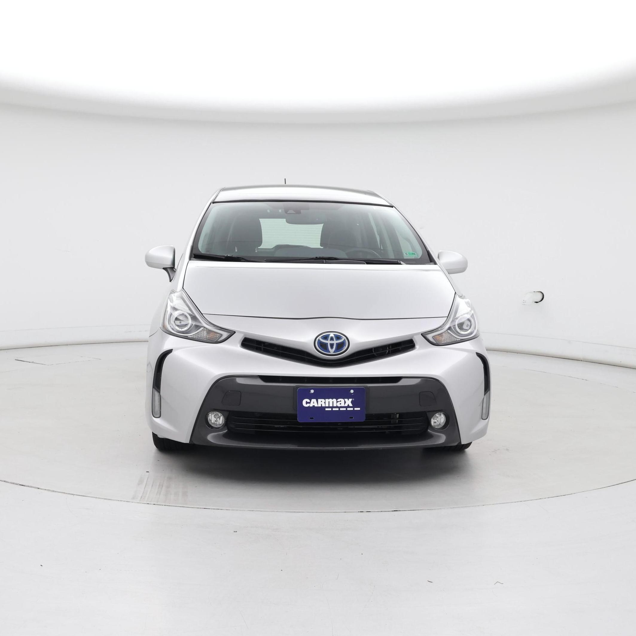 Thumbnail: 2017 Toyota Prius v - 5