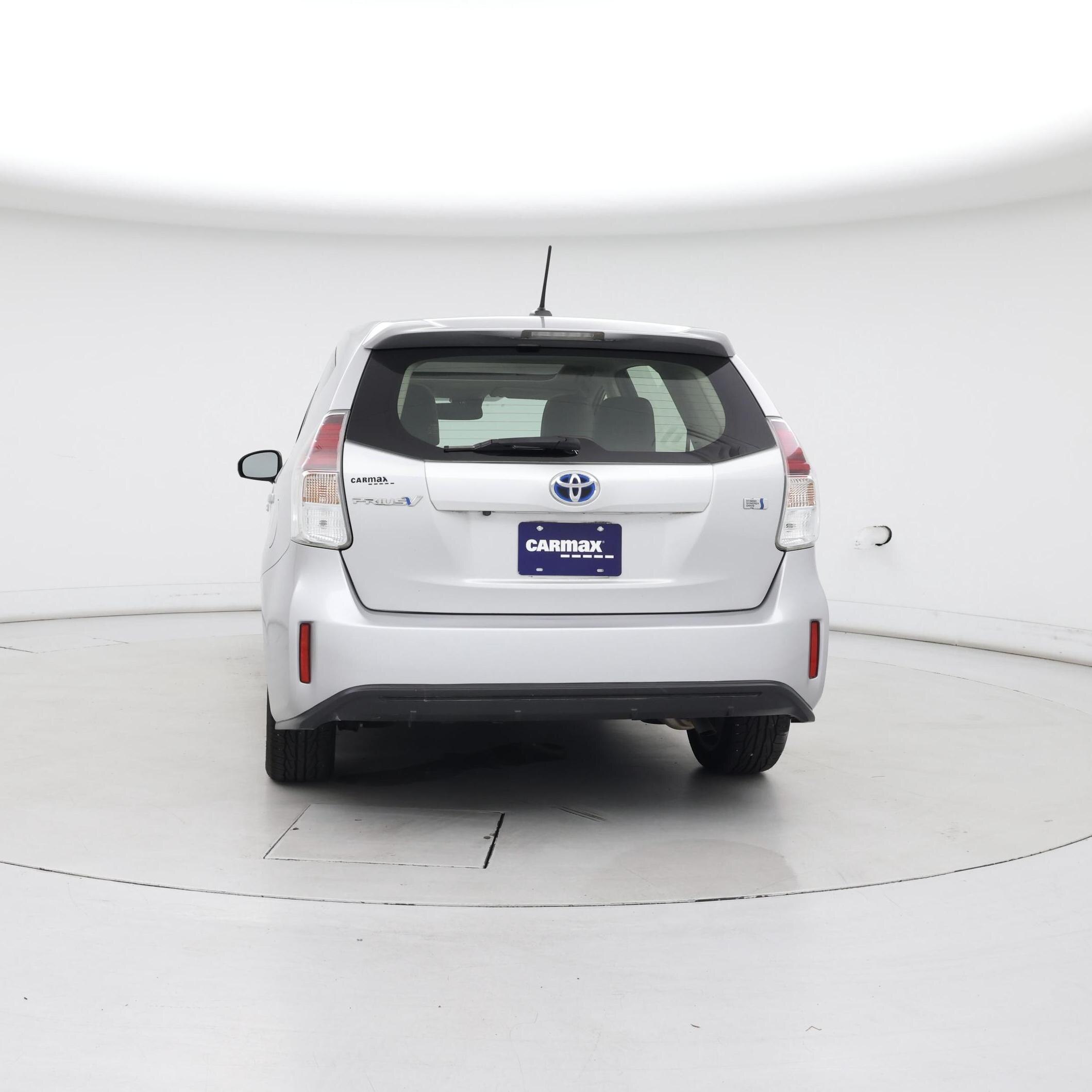 Thumbnail: 2017 Toyota Prius v - 6