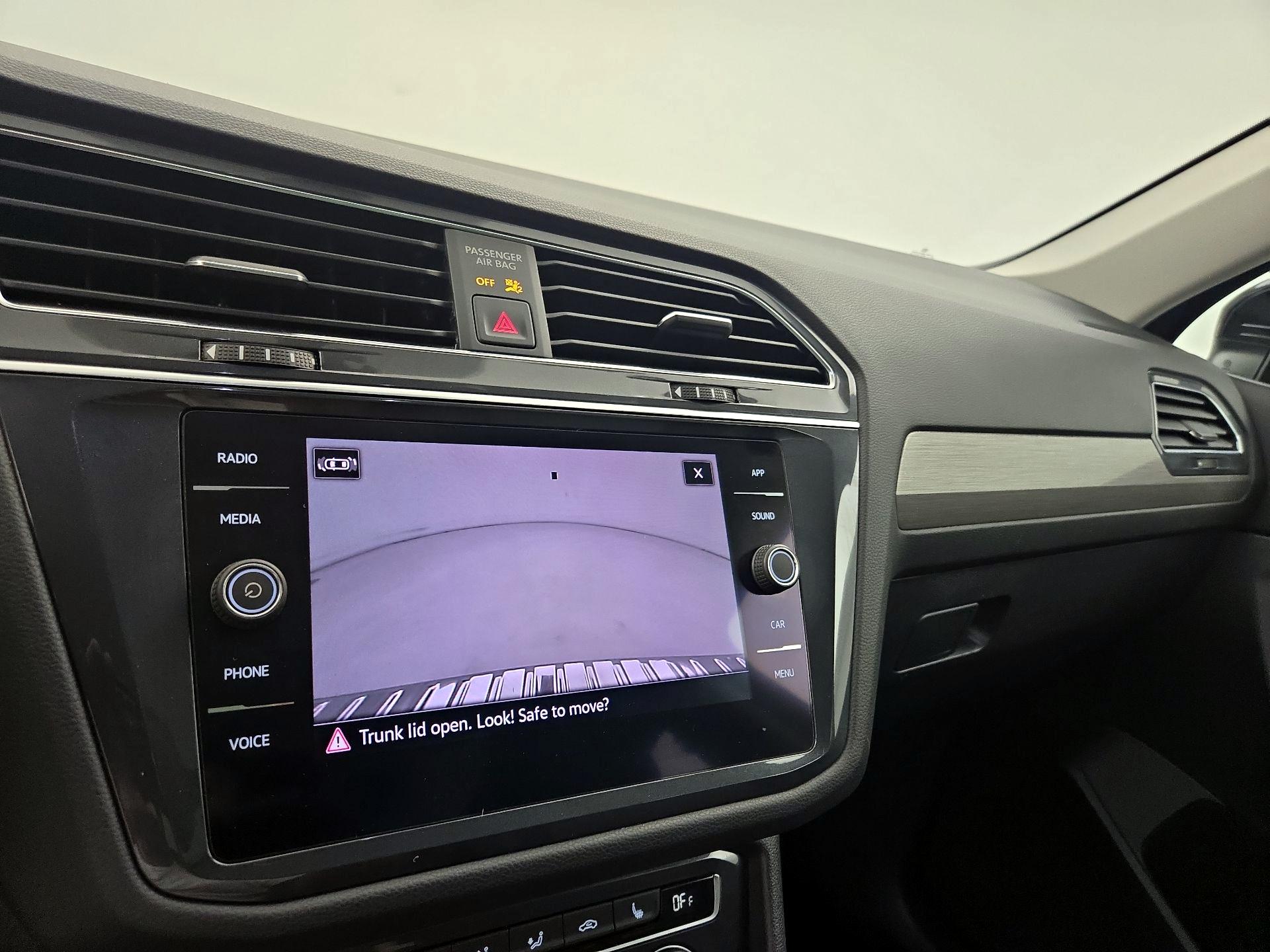 Thumbnail: 2021 Volkswagen Tiguan - 14