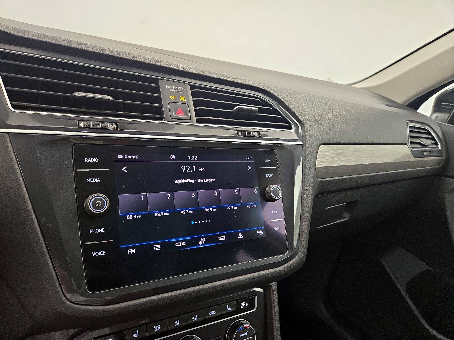 Thumbnail: 2021 Volkswagen Tiguan - 15