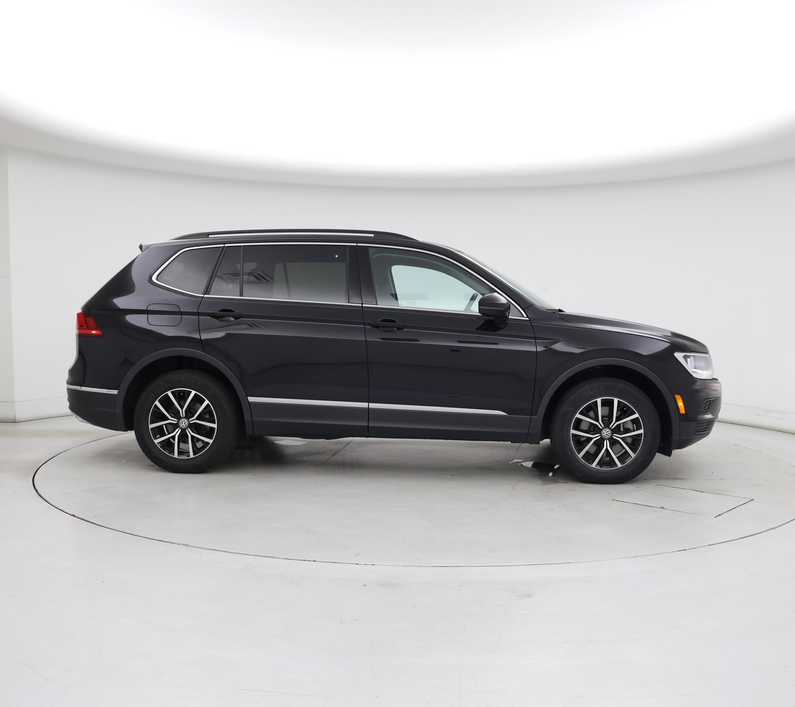 Thumbnail: 2021 Volkswagen Tiguan - 7