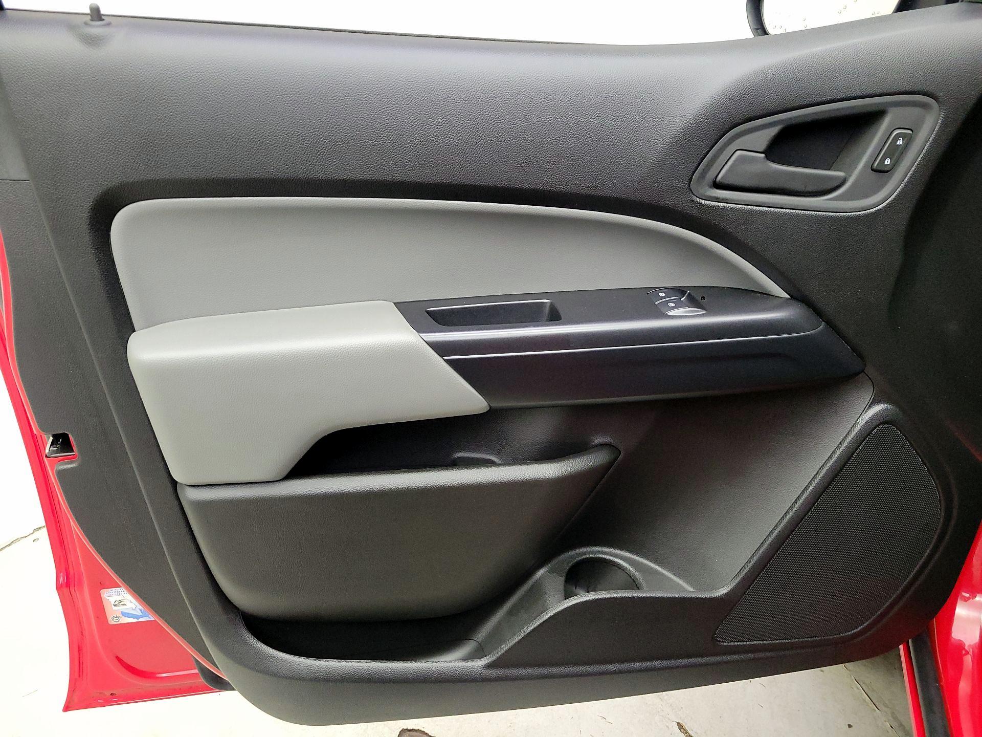 Thumbnail: 2019 Chevrolet Colorado - 12