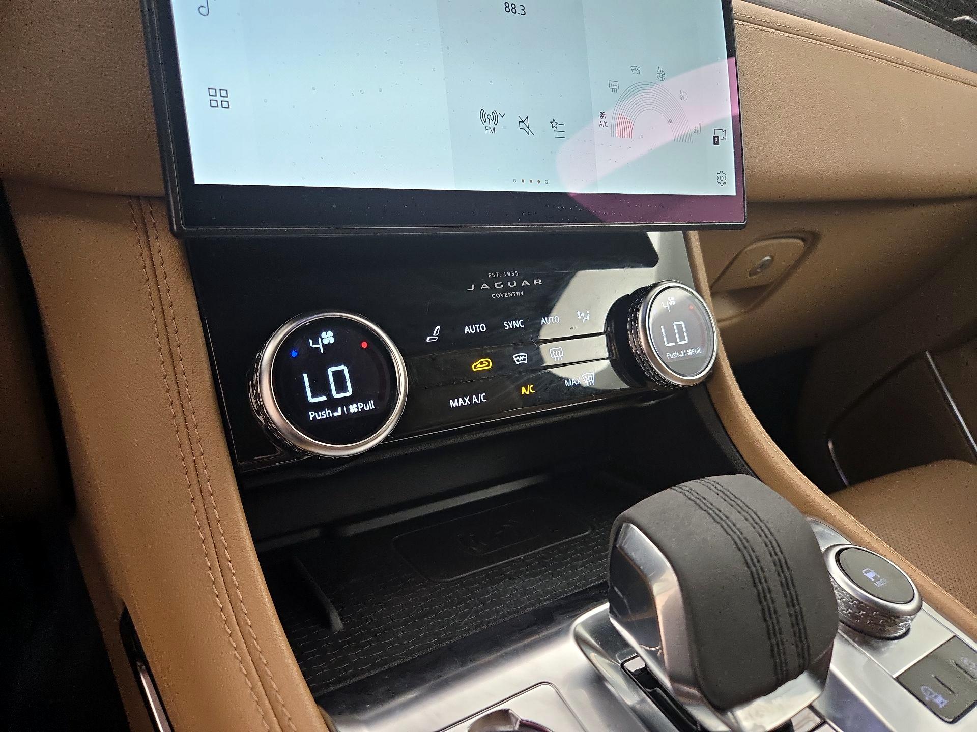 Thumbnail: 2022 Jaguar F-Pace - 17
