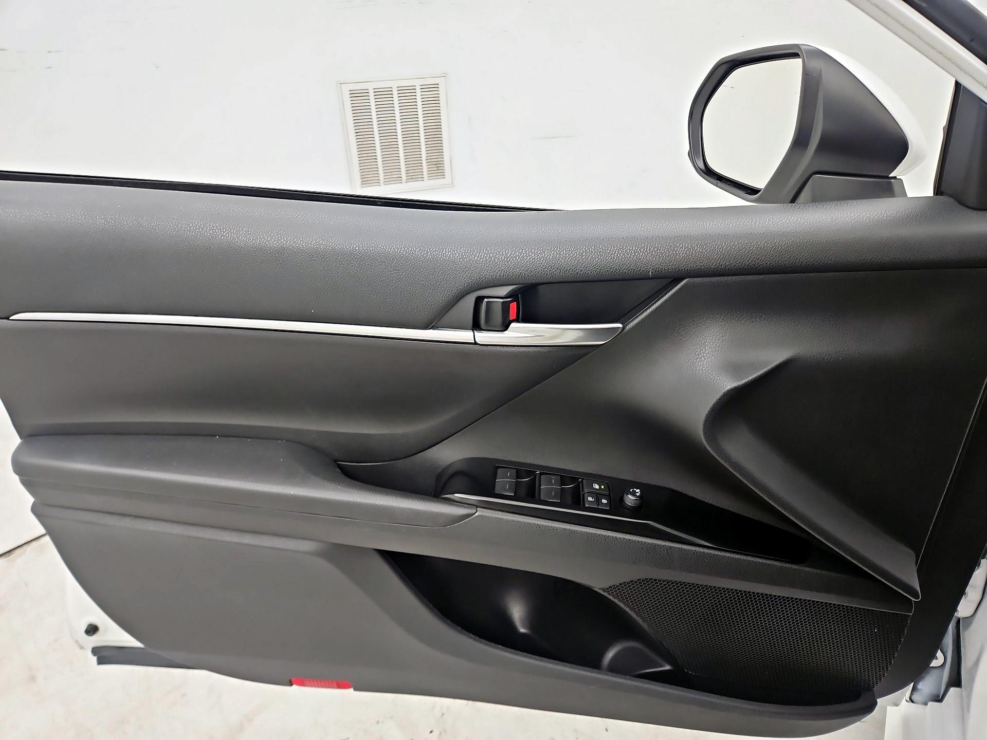 Thumbnail: 2021 Toyota Camry - 12