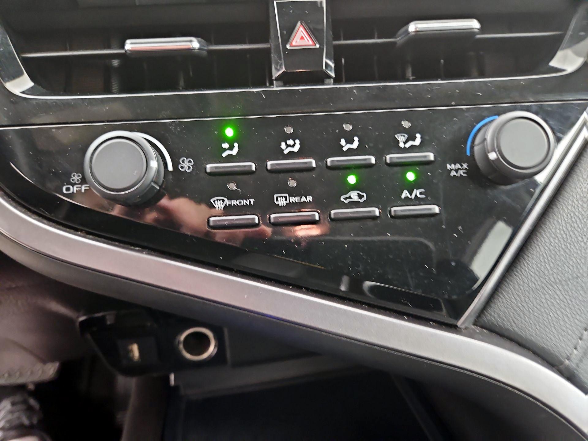 Thumbnail: 2021 Toyota Camry - 16