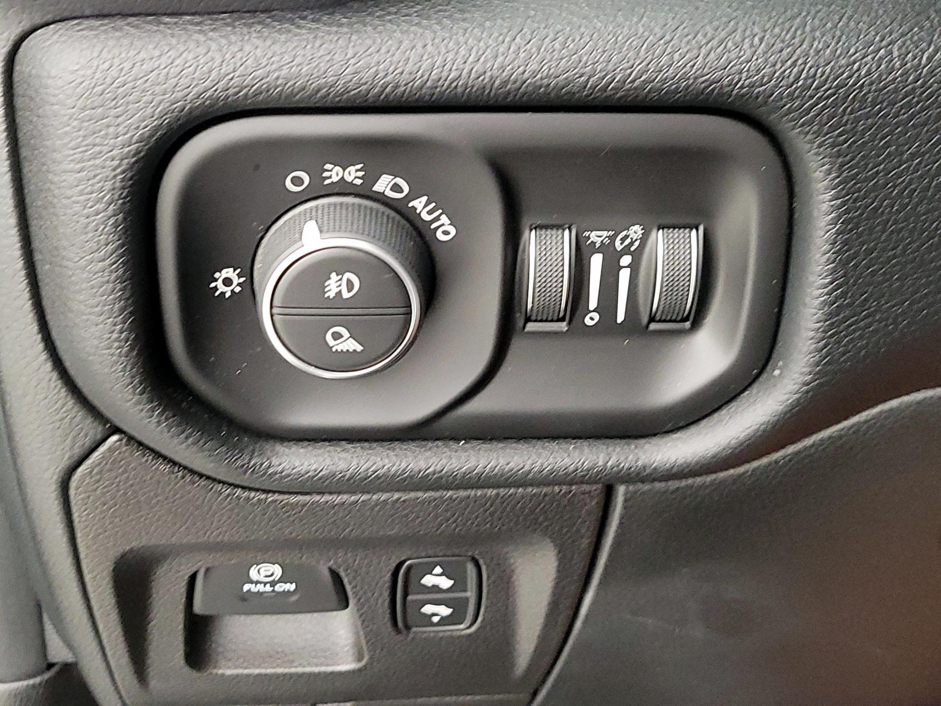 Thumbnail: 2021 RAM 1500 - 13
