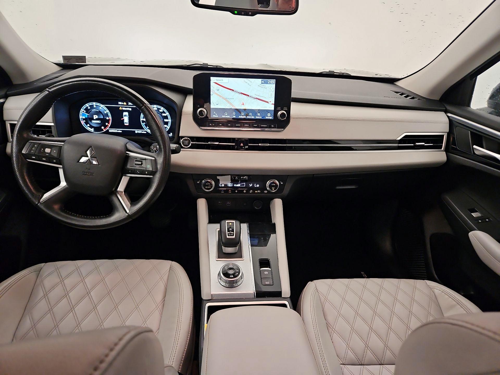 Thumbnail: 2022 Mitsubishi Outlander - 9