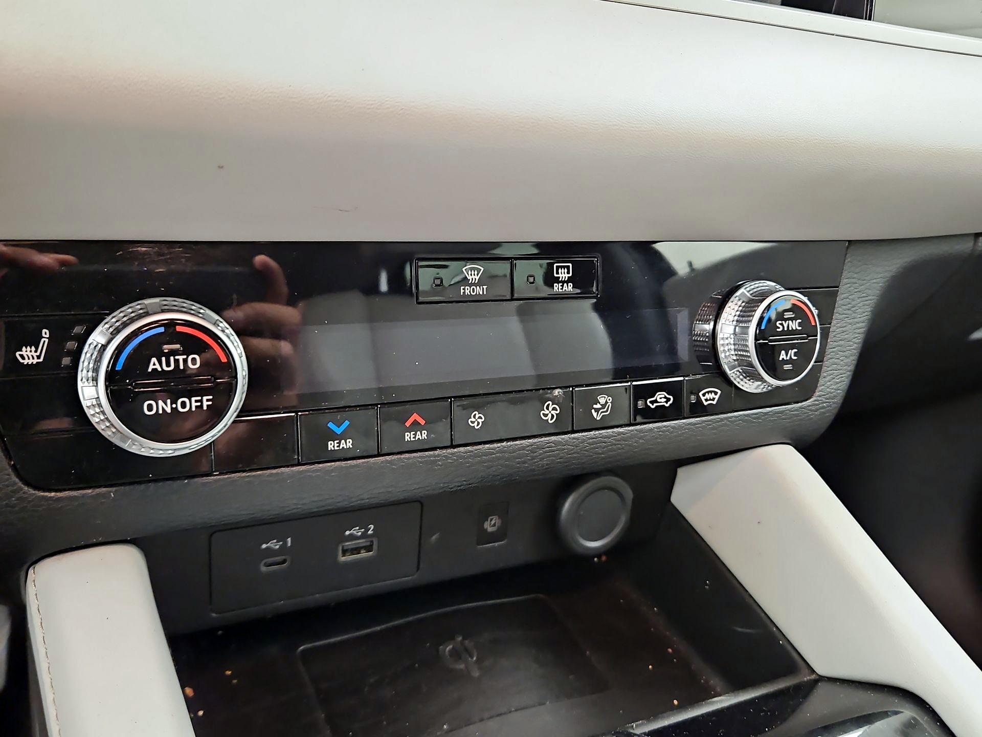 Thumbnail: 2022 Mitsubishi Outlander - 17