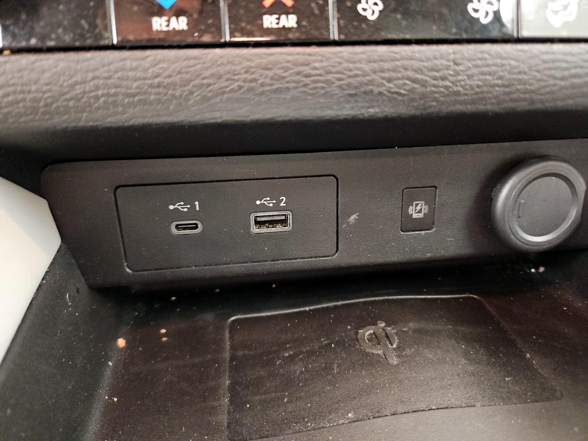 Thumbnail: 2022 Mitsubishi Outlander - 19