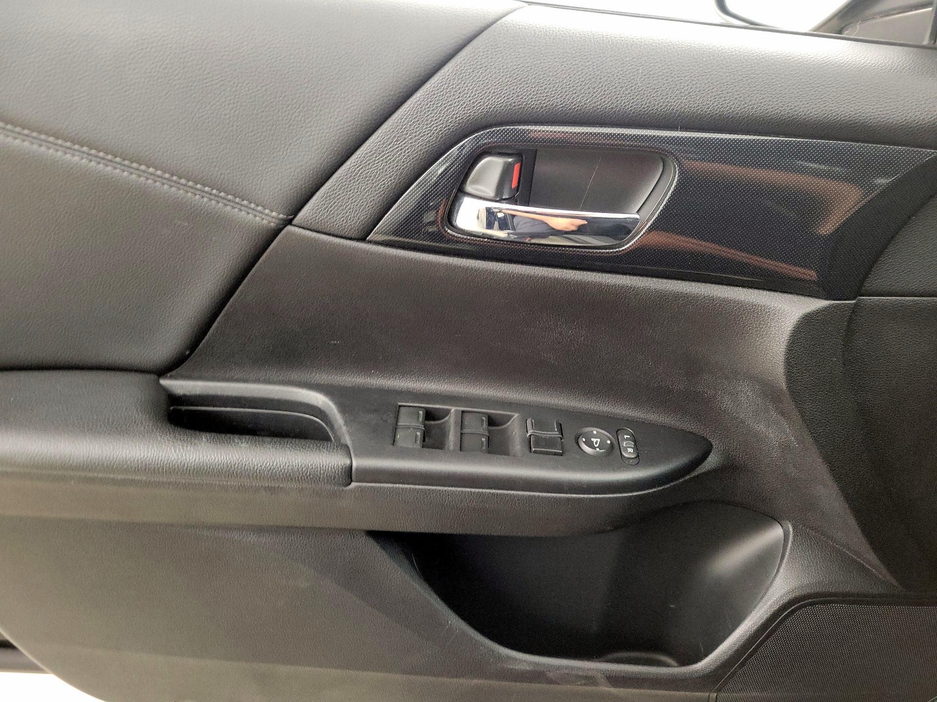 Thumbnail: 2015 Honda Accord - 12