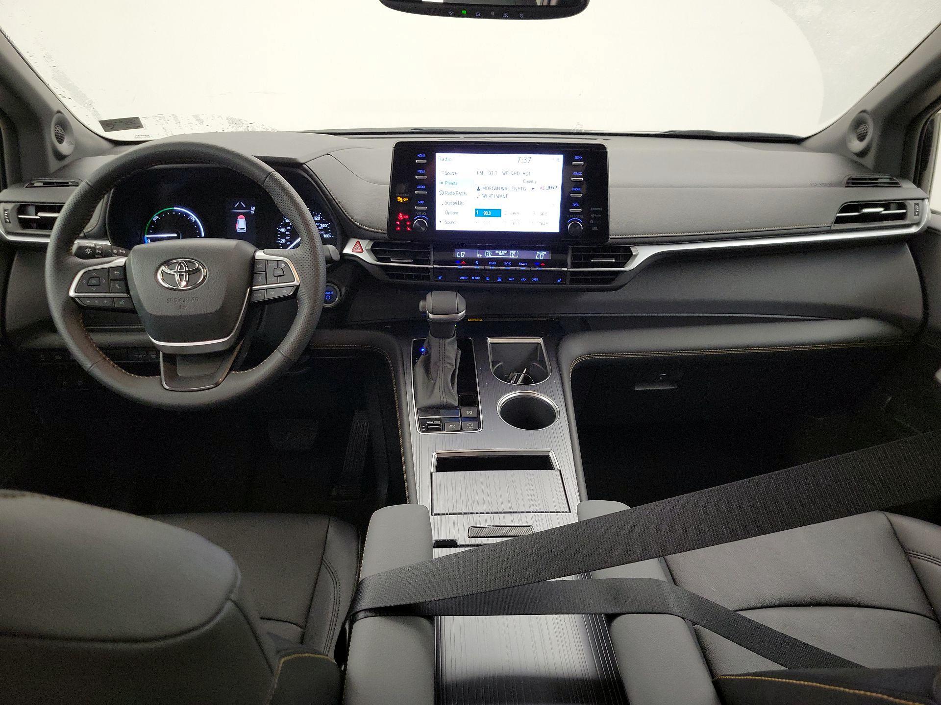 Thumbnail: 2024 Toyota Sienna - 9