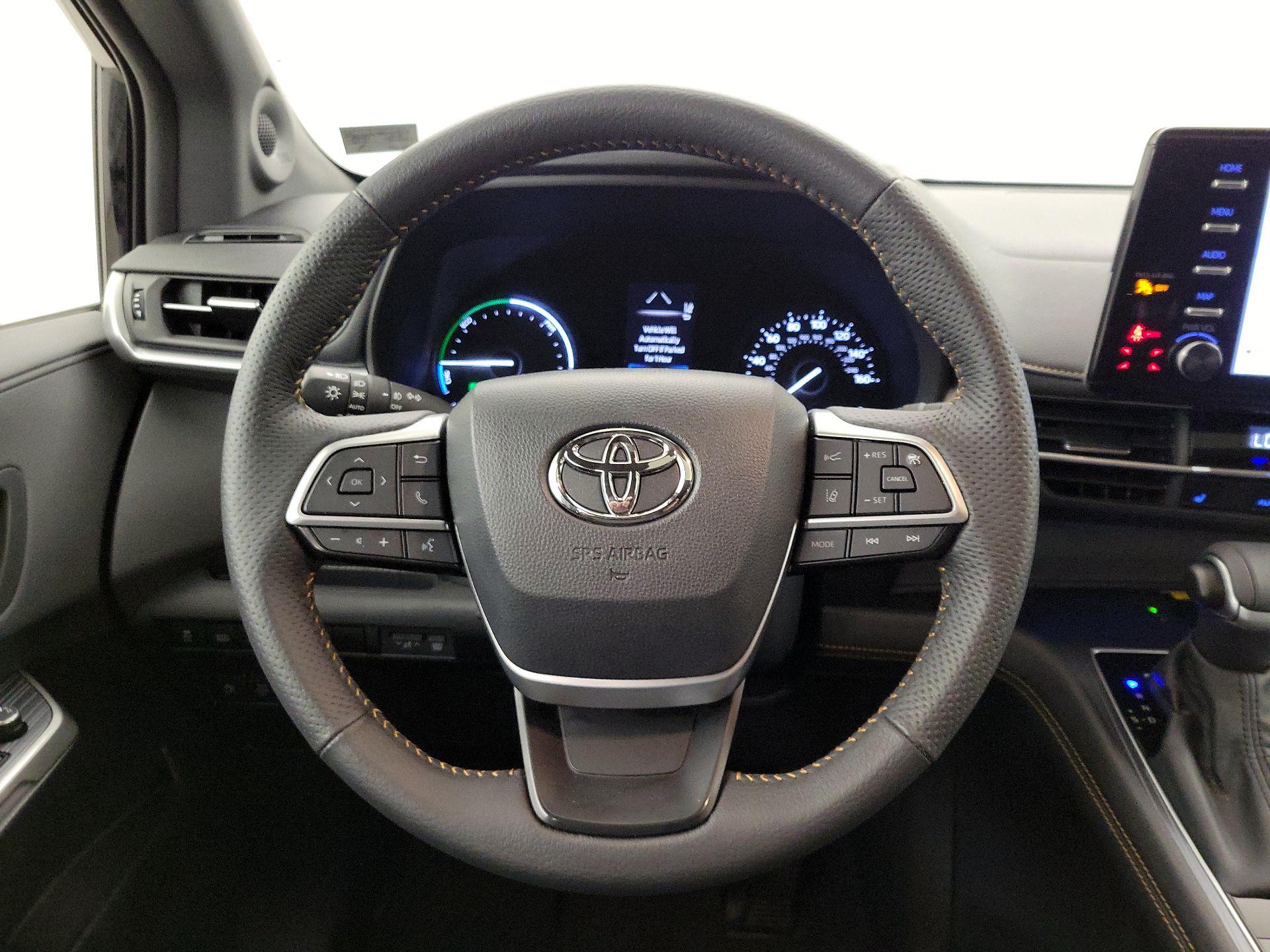 Thumbnail: 2024 Toyota Sienna - 10