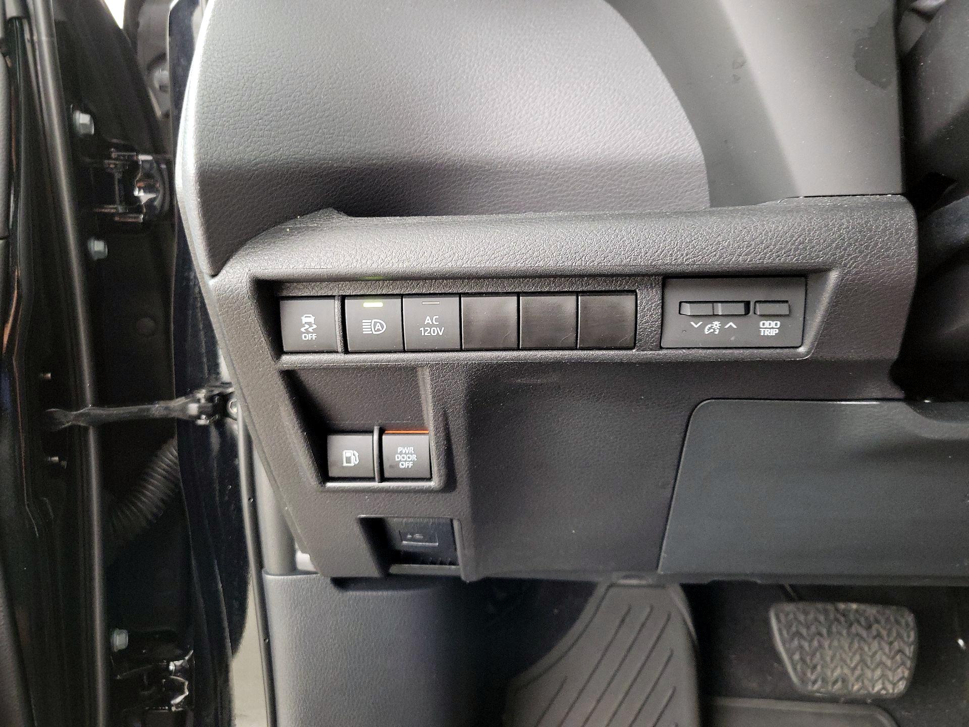 Thumbnail: 2024 Toyota Sienna - 13