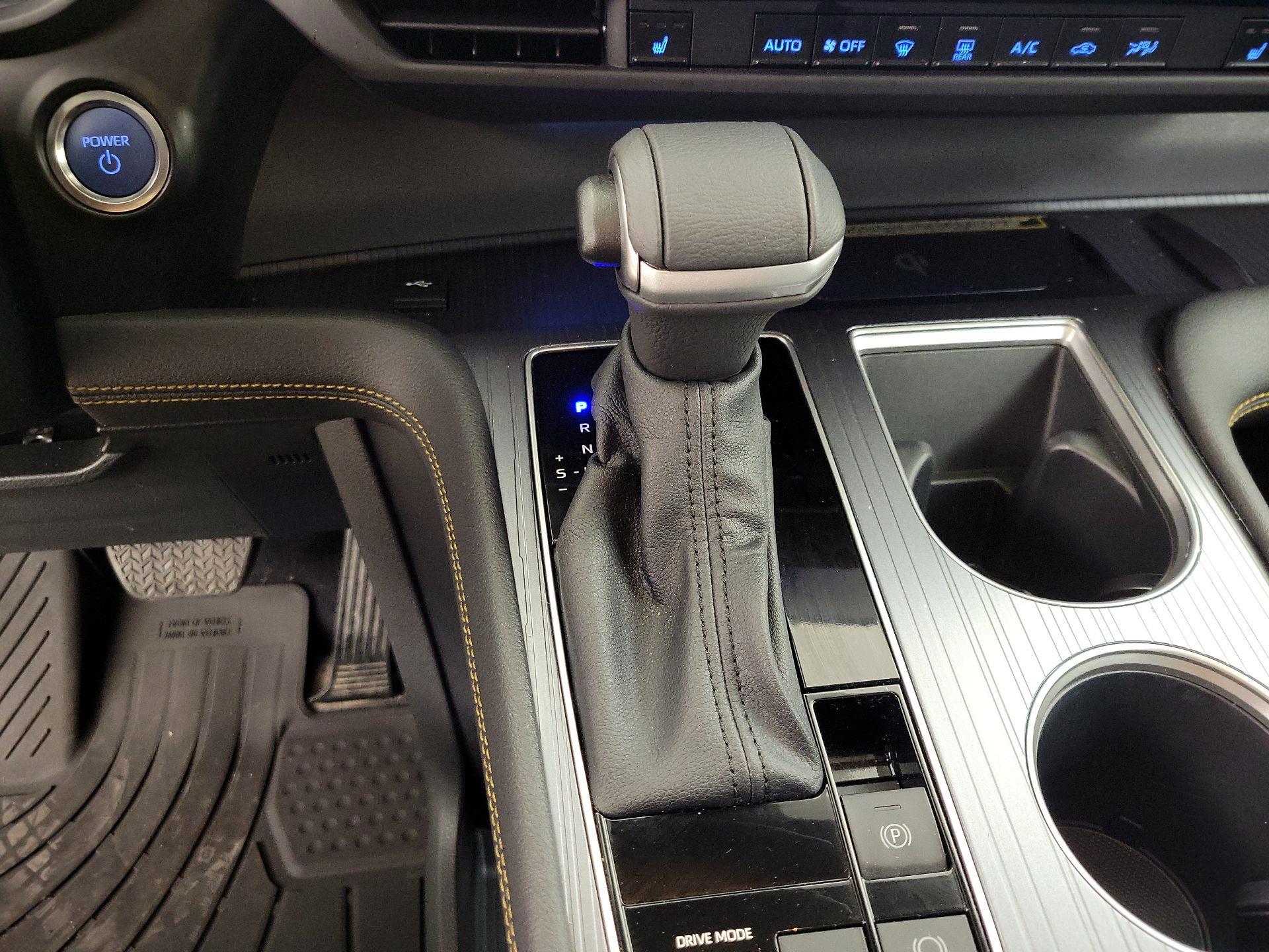Thumbnail: 2024 Toyota Sienna - 18