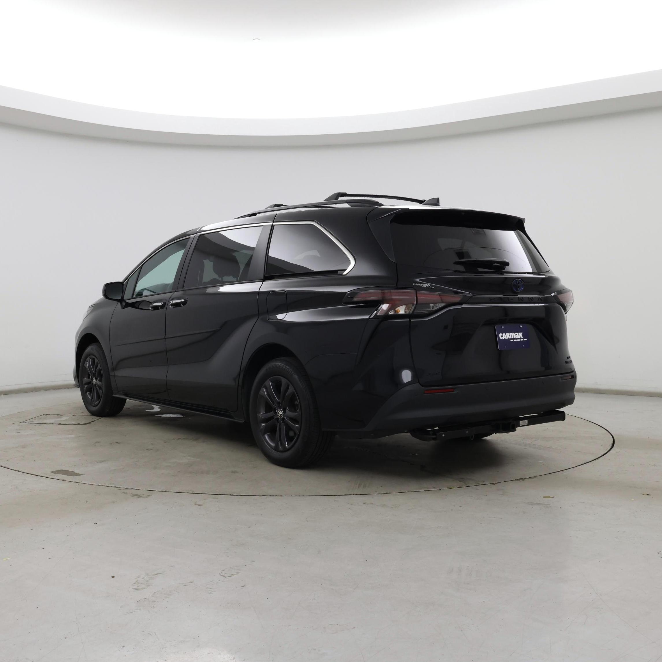 Thumbnail: 2024 Toyota Sienna - 2