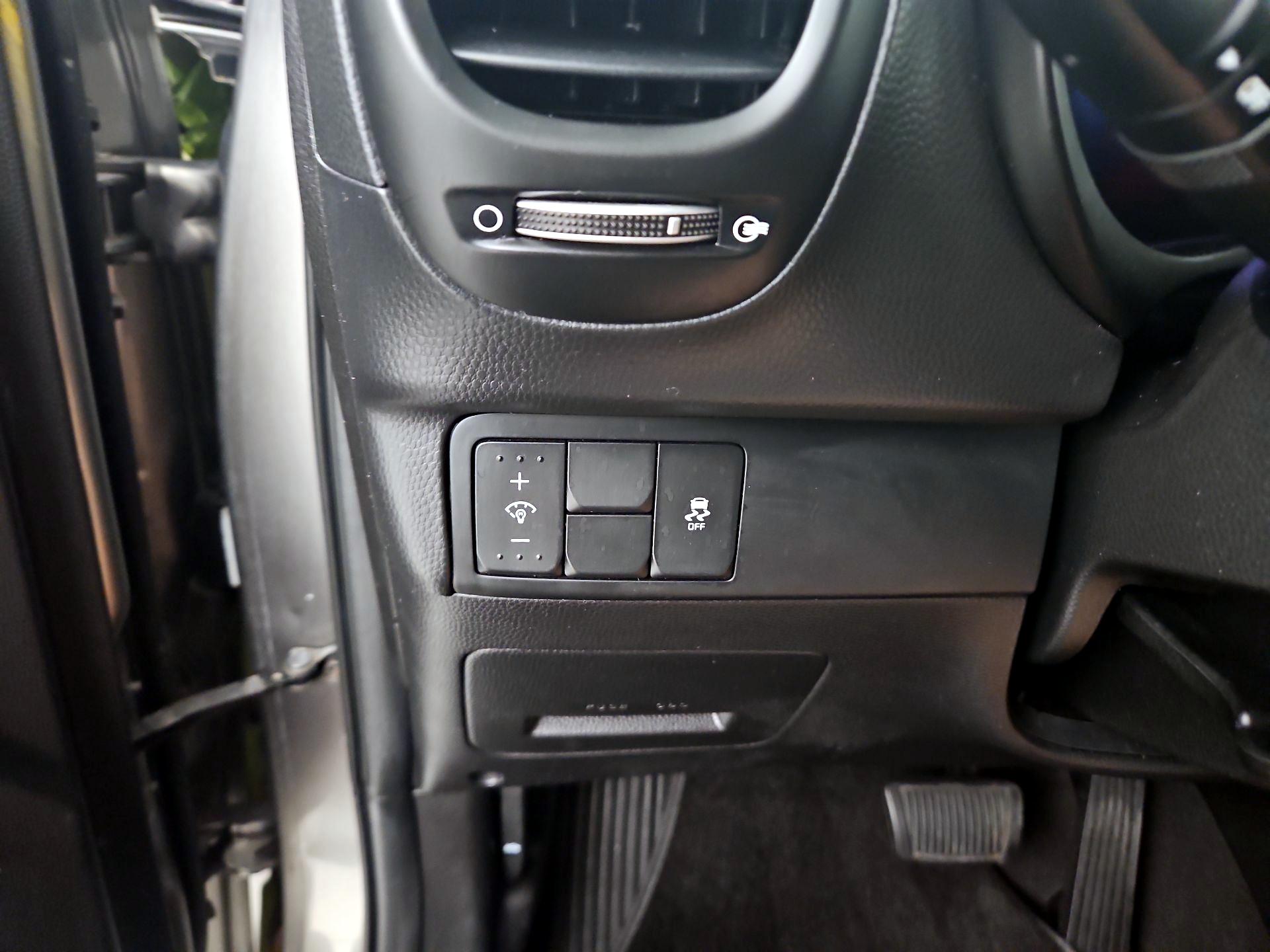 Thumbnail: 2018 Kia Soul - 13