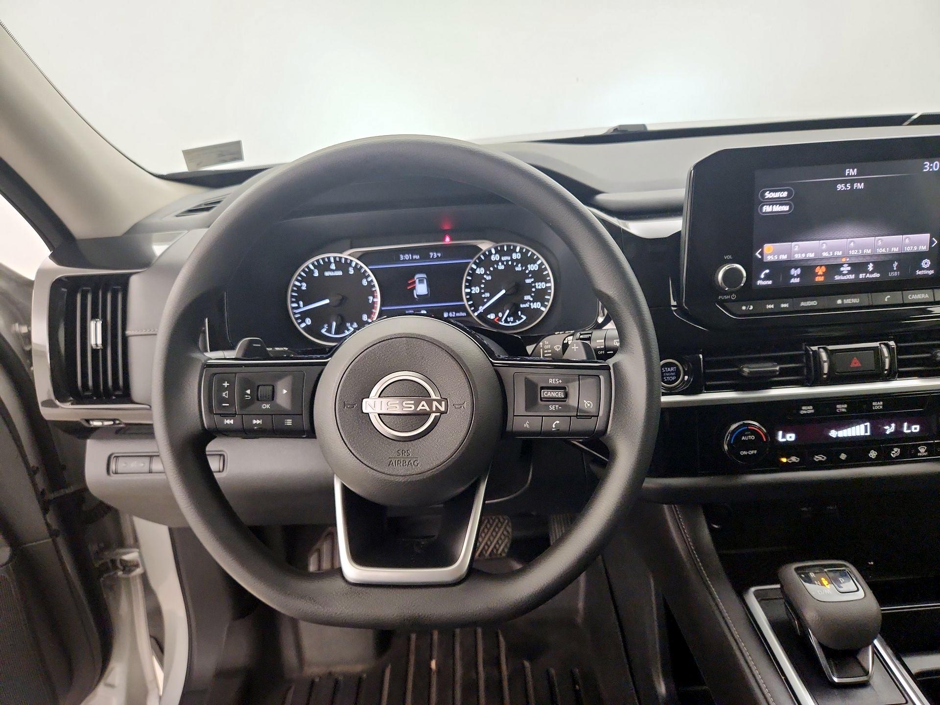 Thumbnail: 2022 Nissan Pathfinder - 10
