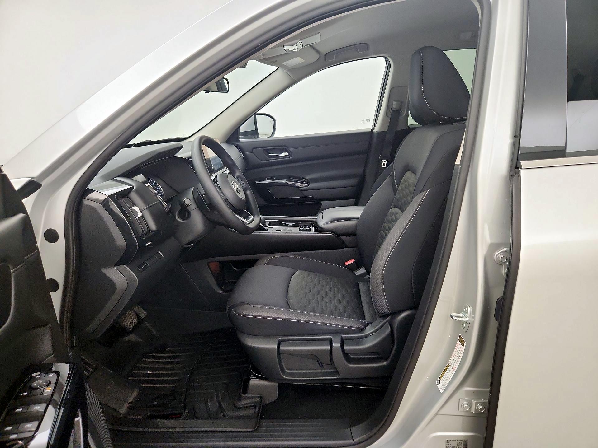 Thumbnail: 2022 Nissan Pathfinder - 18
