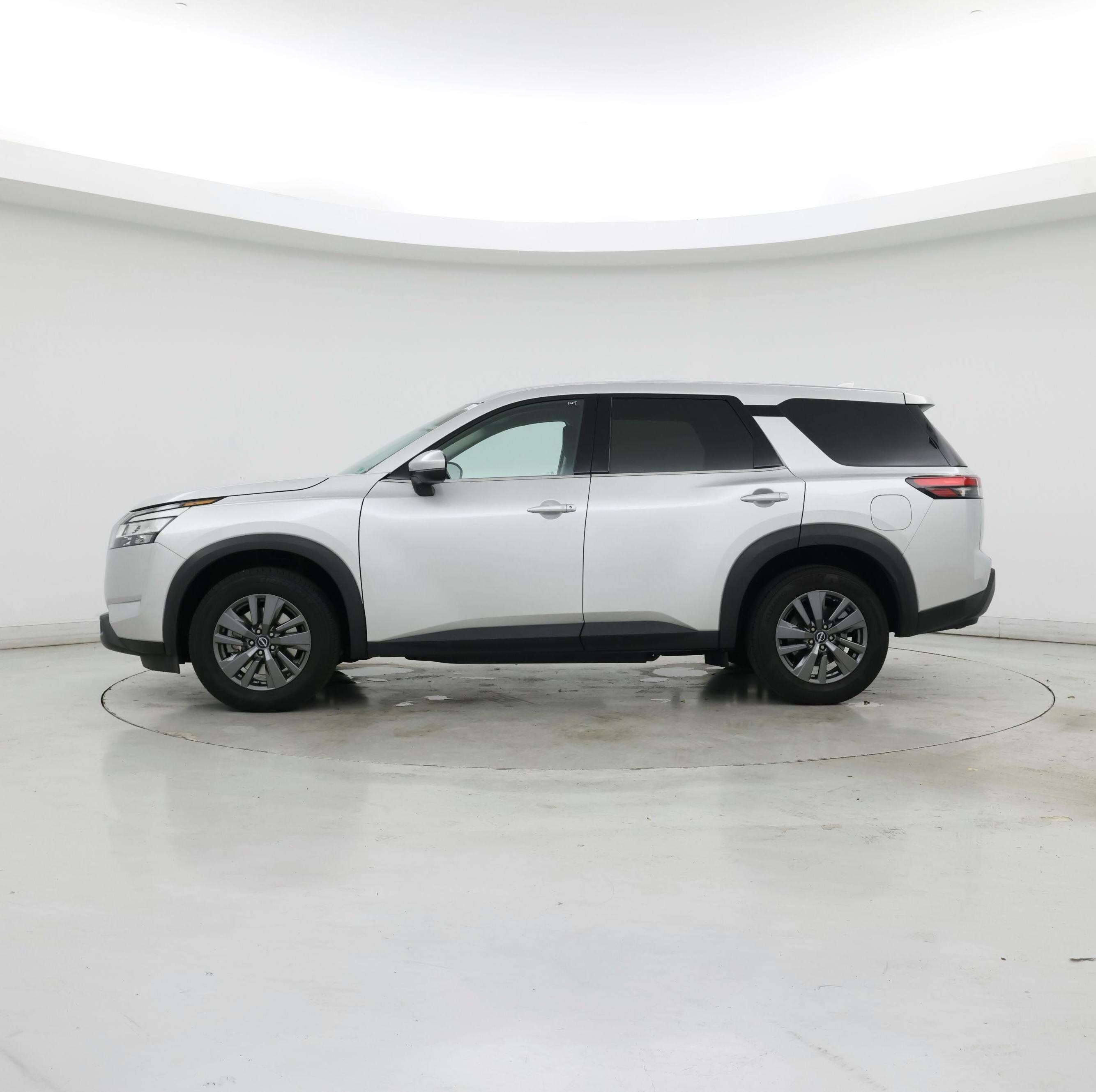 Thumbnail: 2022 Nissan Pathfinder - 3