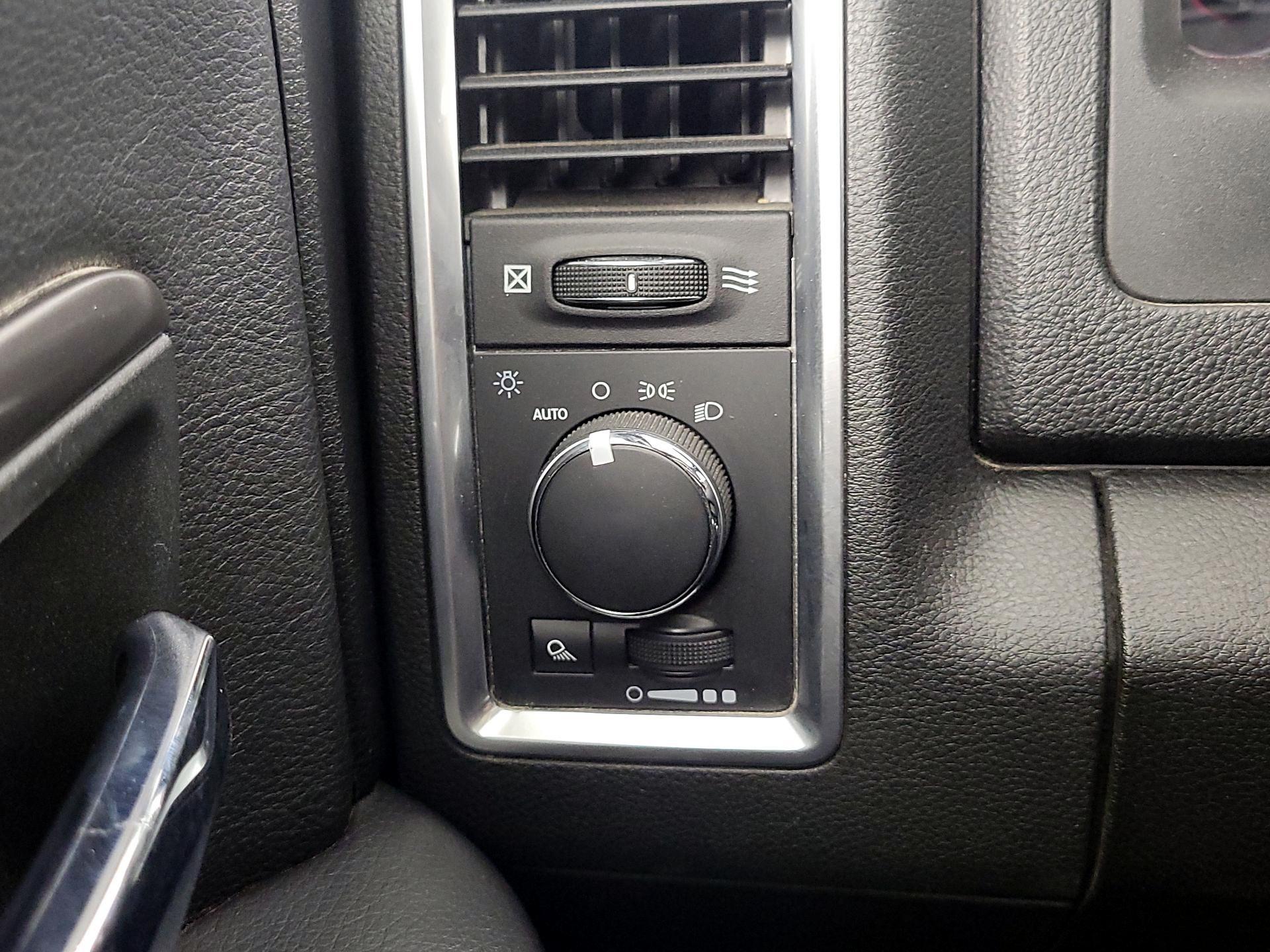 Thumbnail: 2023 RAM 1500 Classic - 13
