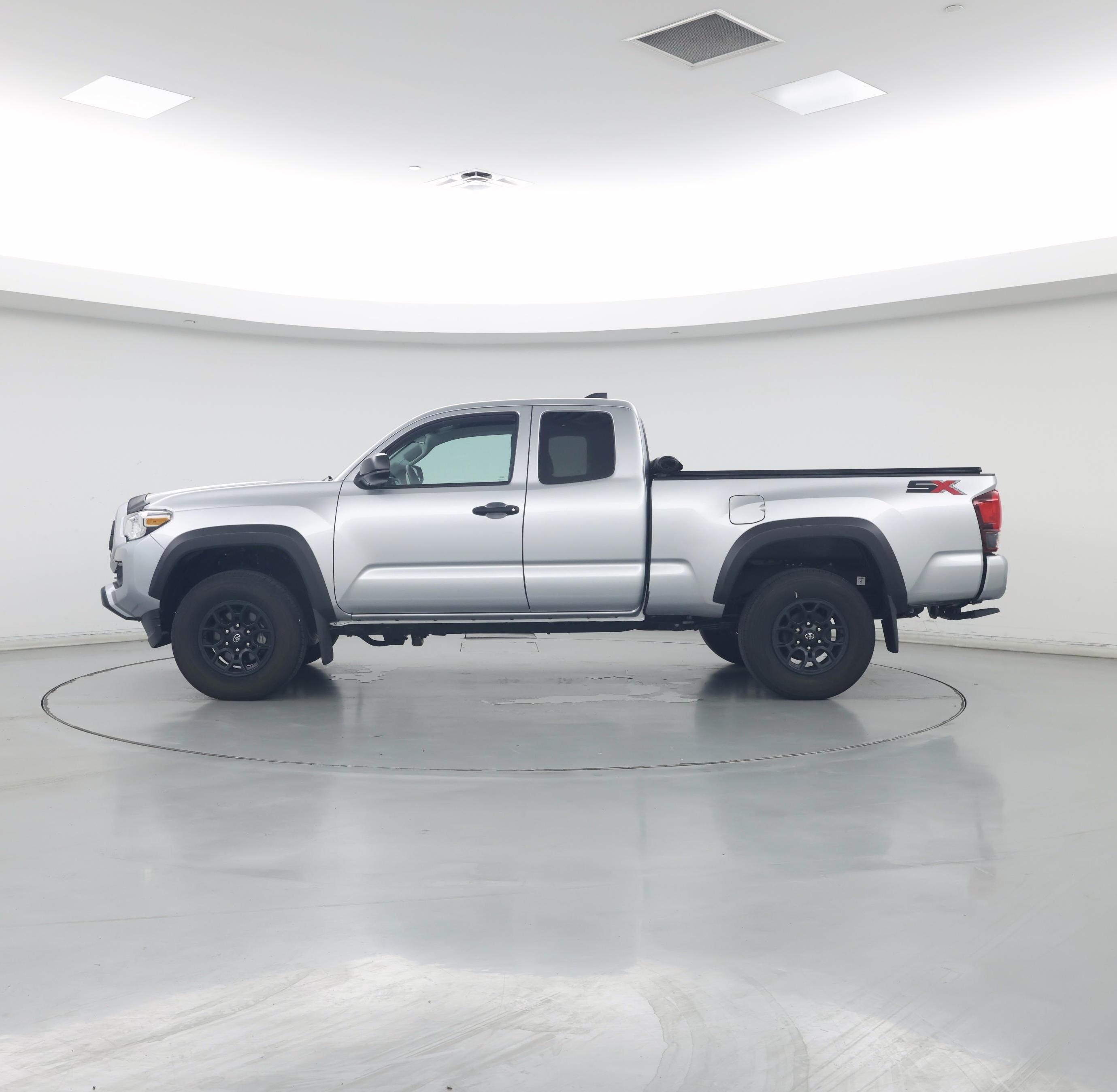 Thumbnail: 2022 Toyota Tacoma - 3
