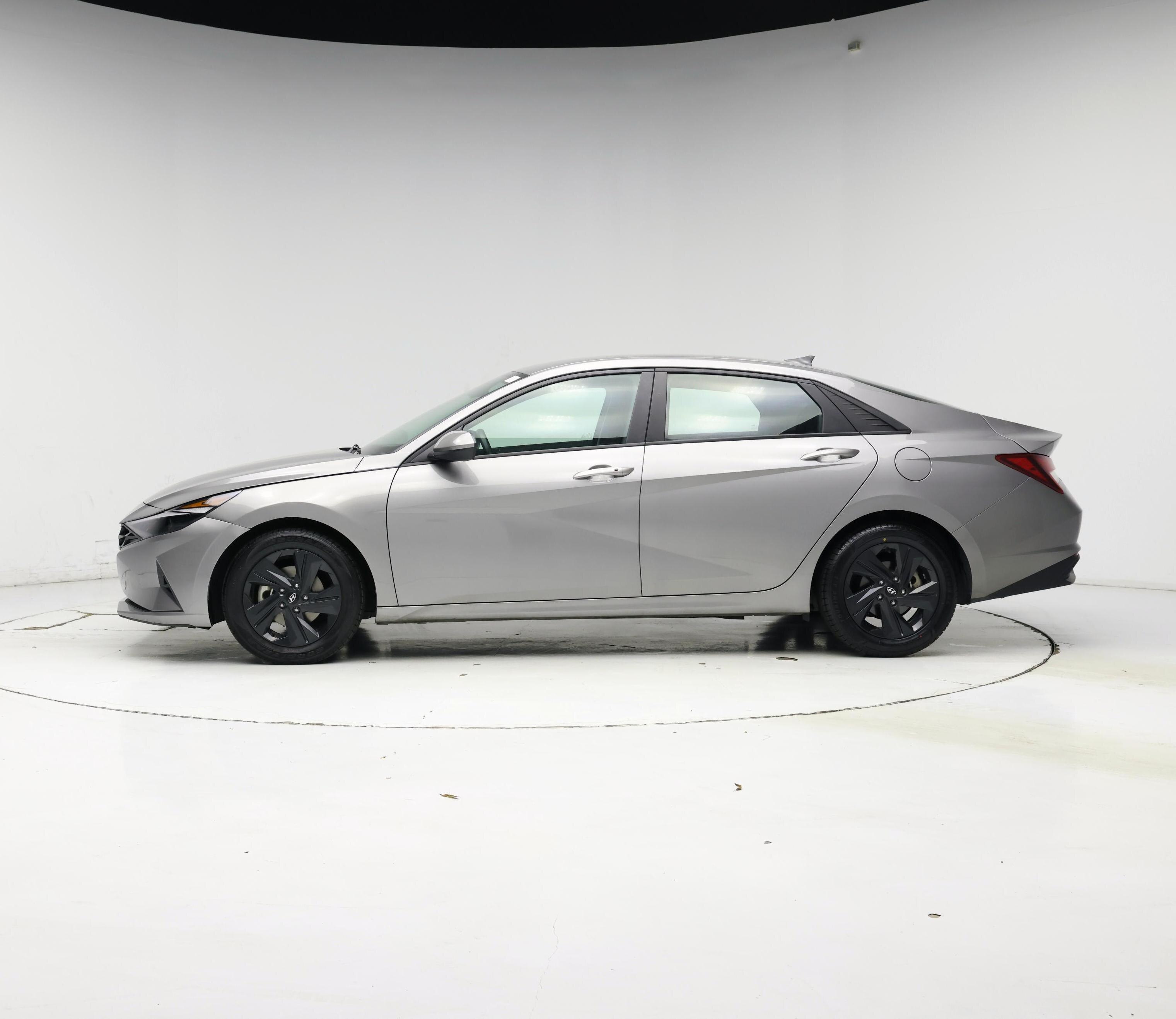 Thumbnail: 2023 Hyundai Elantra - 3
