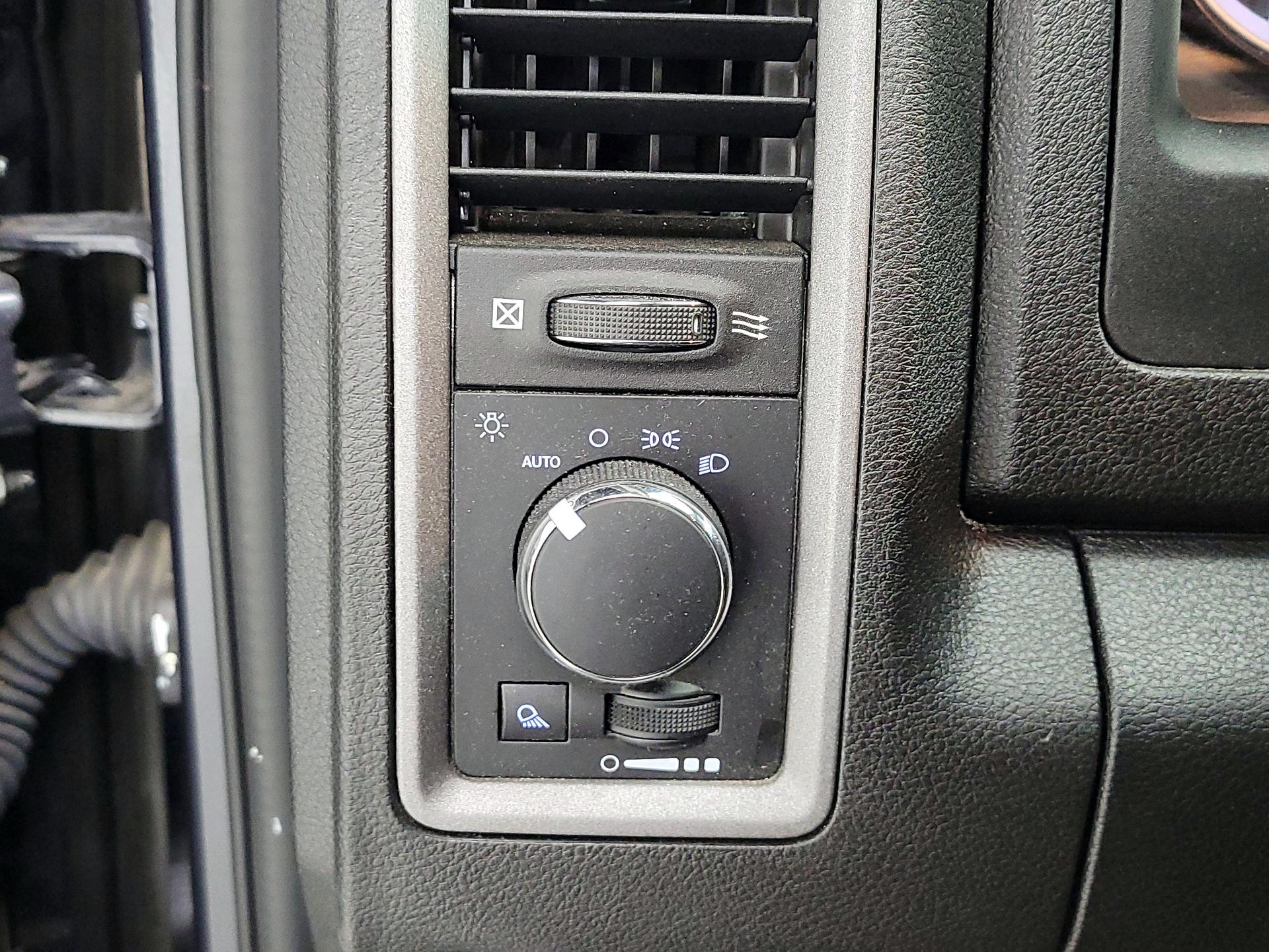 Thumbnail: 2021 RAM 1500 Classic - 13