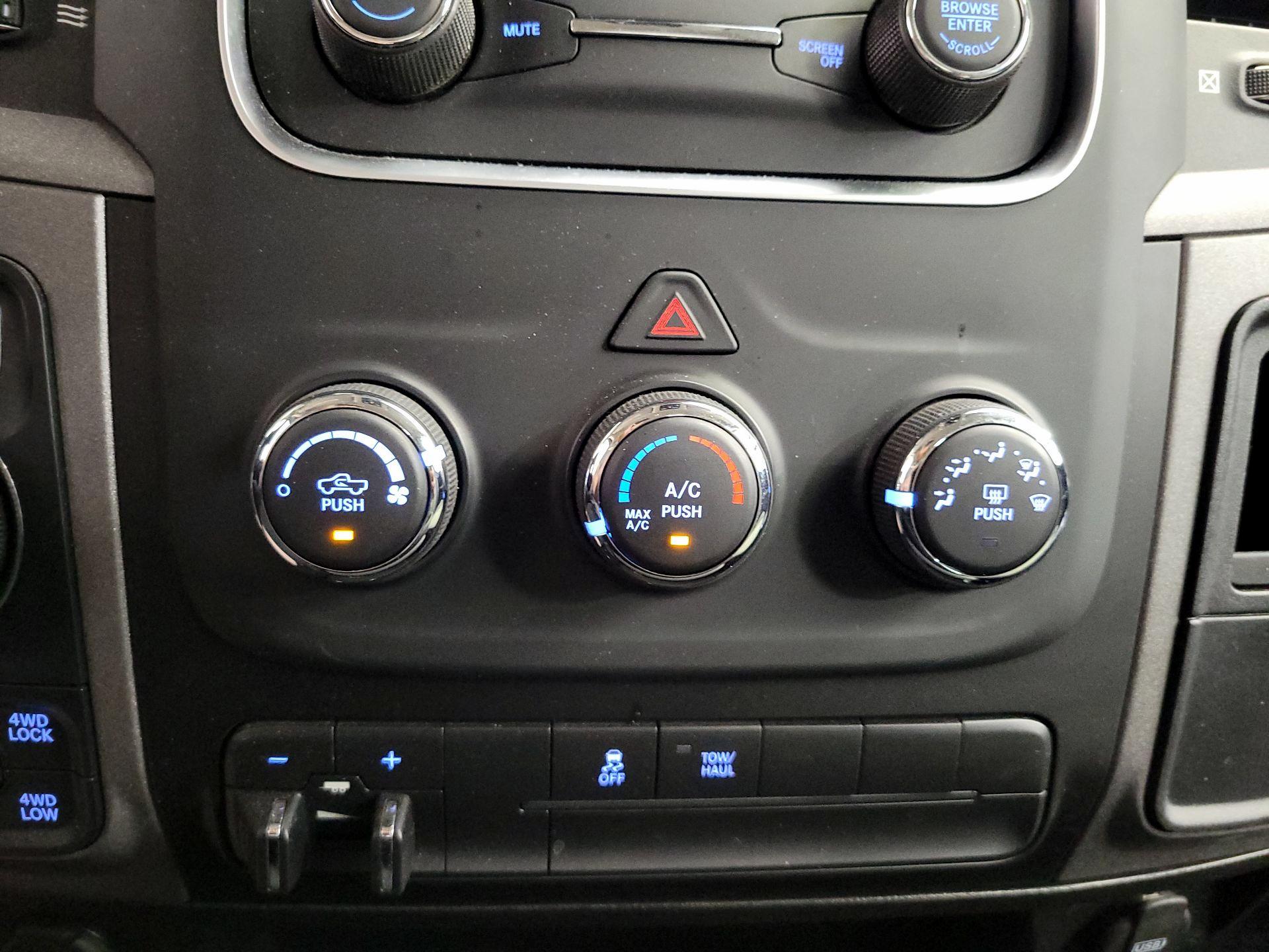 Thumbnail: 2021 RAM 1500 Classic - 16