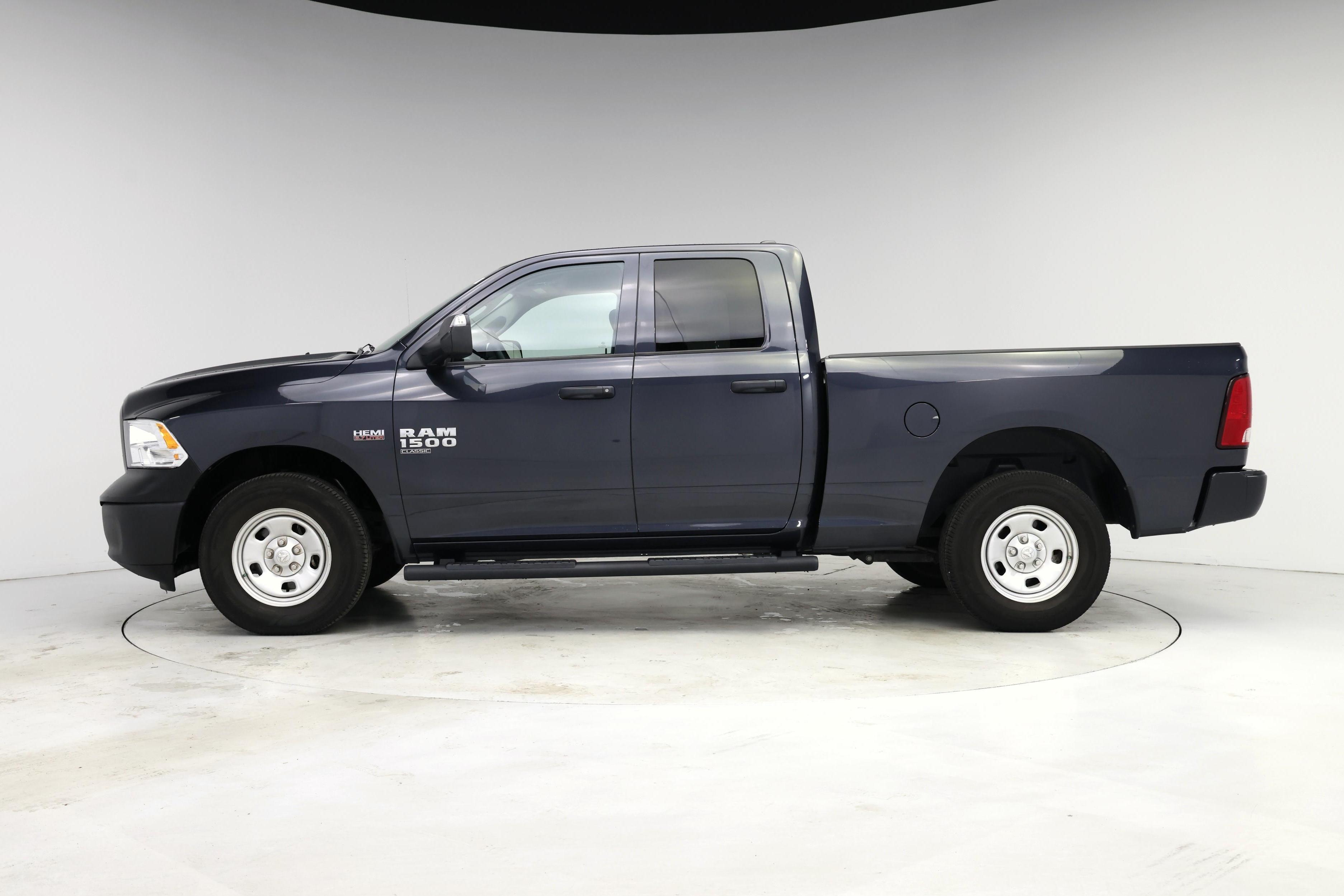 Thumbnail: 2021 RAM 1500 Classic - 3