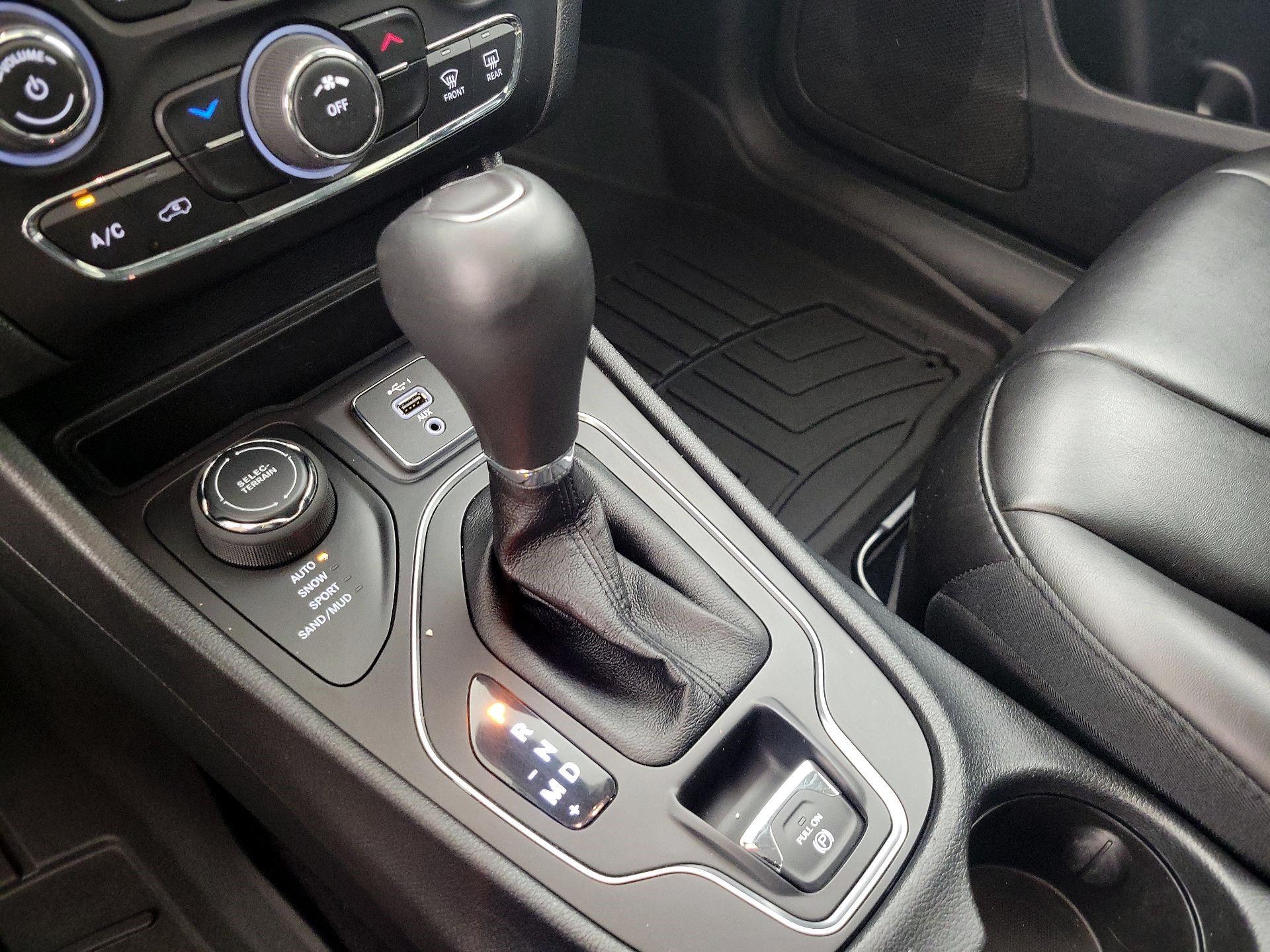 Thumbnail: 2021 Jeep Cherokee - 17