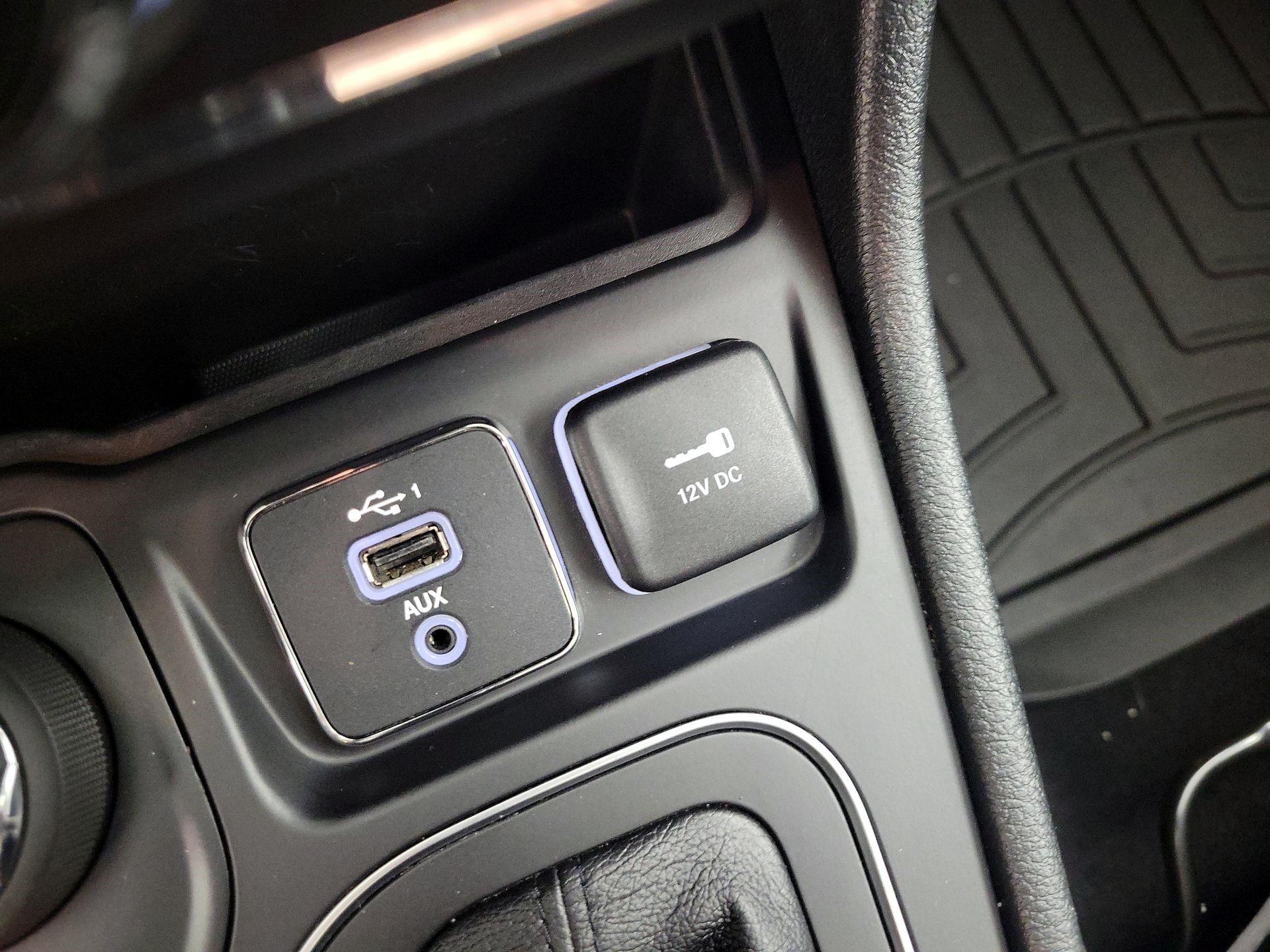Thumbnail: 2021 Jeep Cherokee - 18
