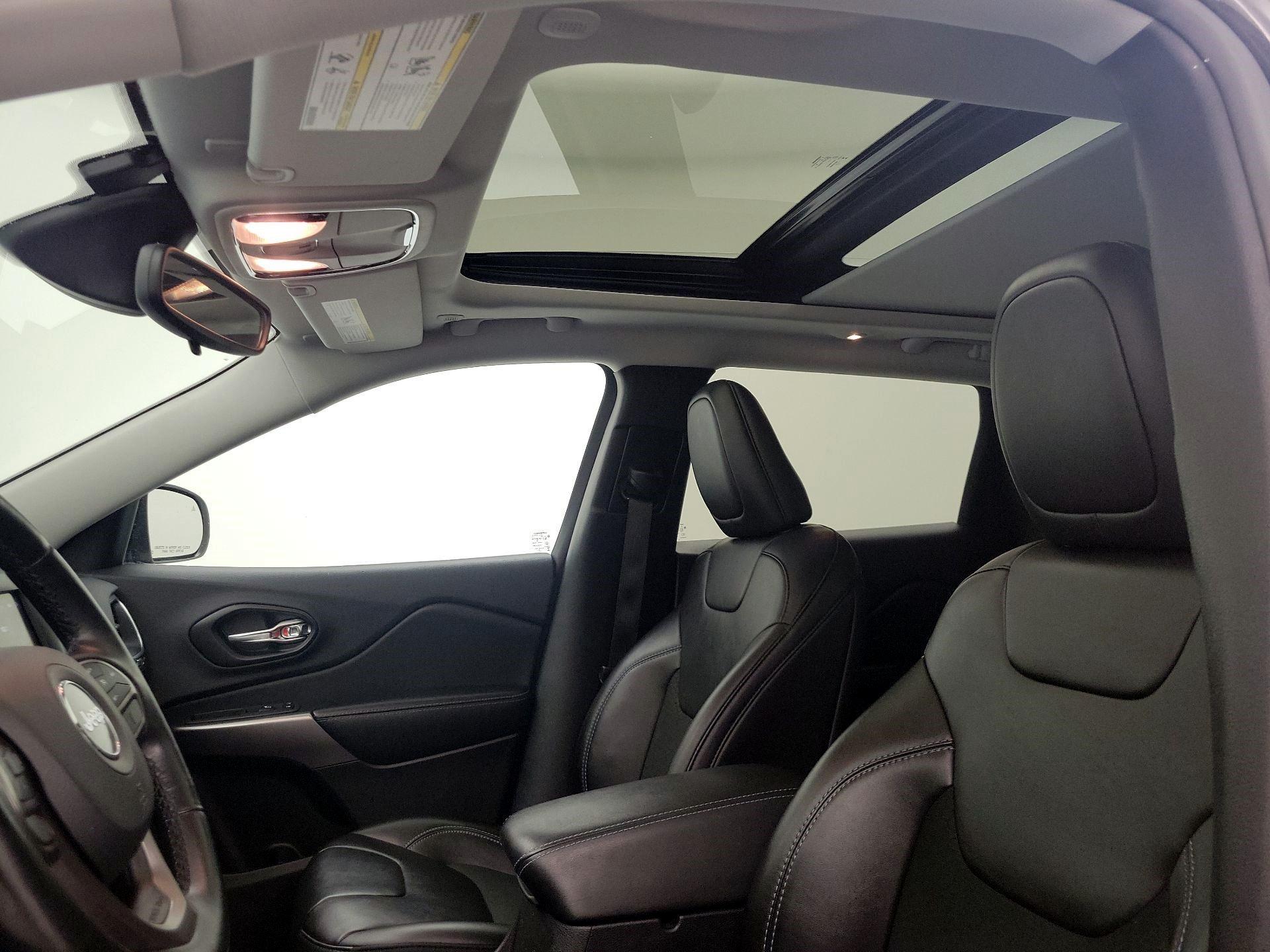 Thumbnail: 2021 Jeep Cherokee - 19
