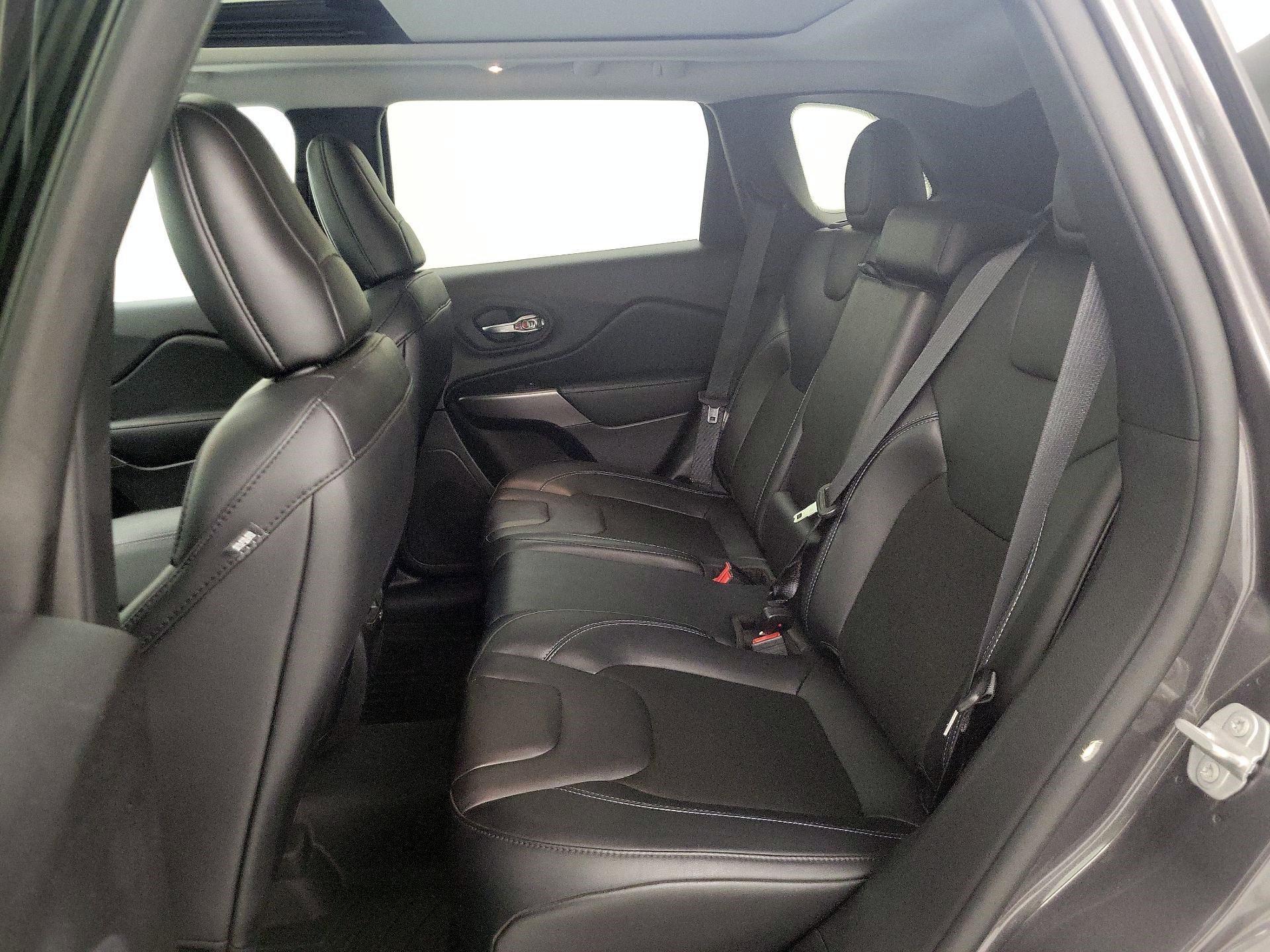 Thumbnail: 2021 Jeep Cherokee - 20