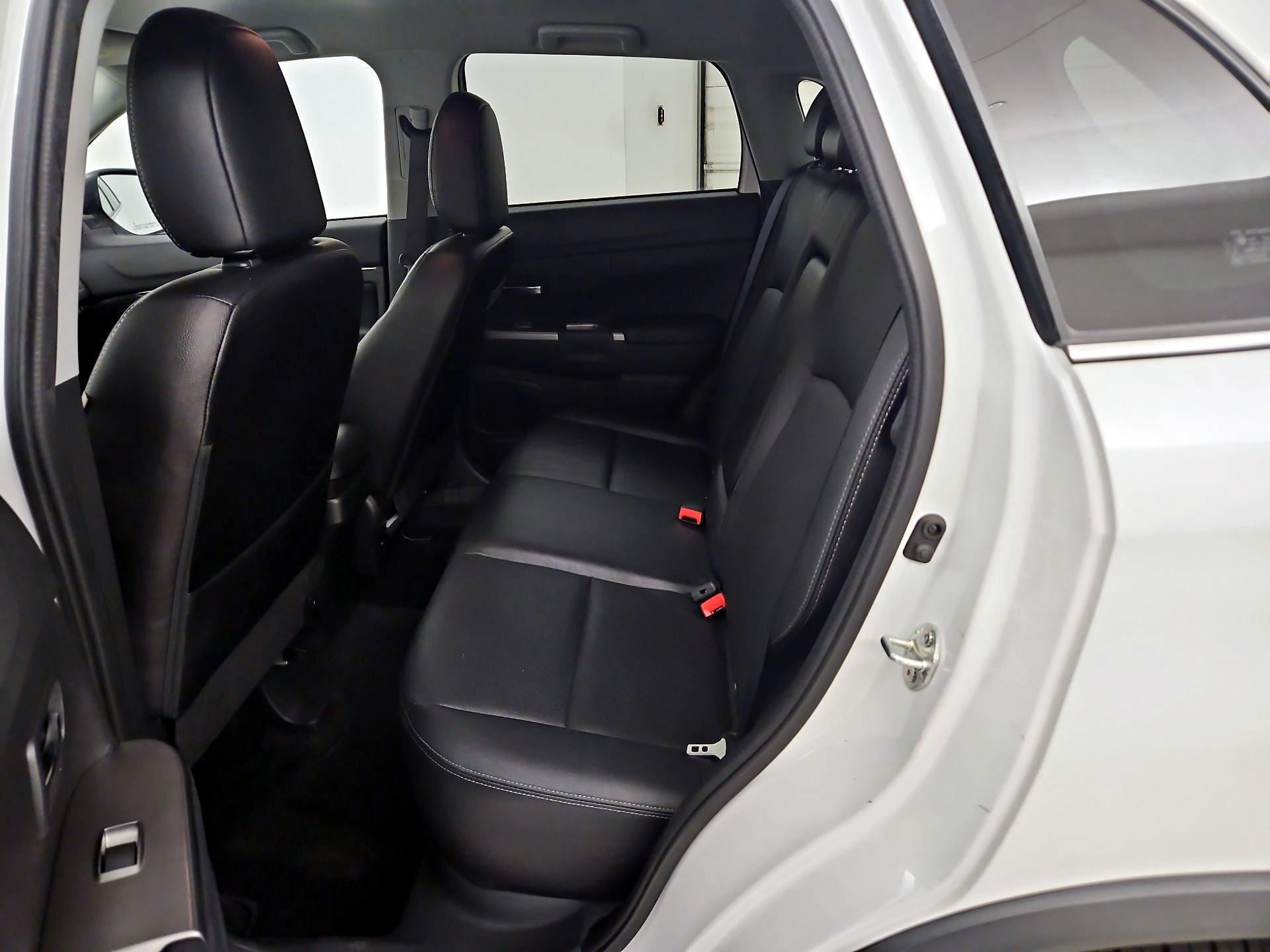 Thumbnail: 2018 Mitsubishi Outlander Sport - 19