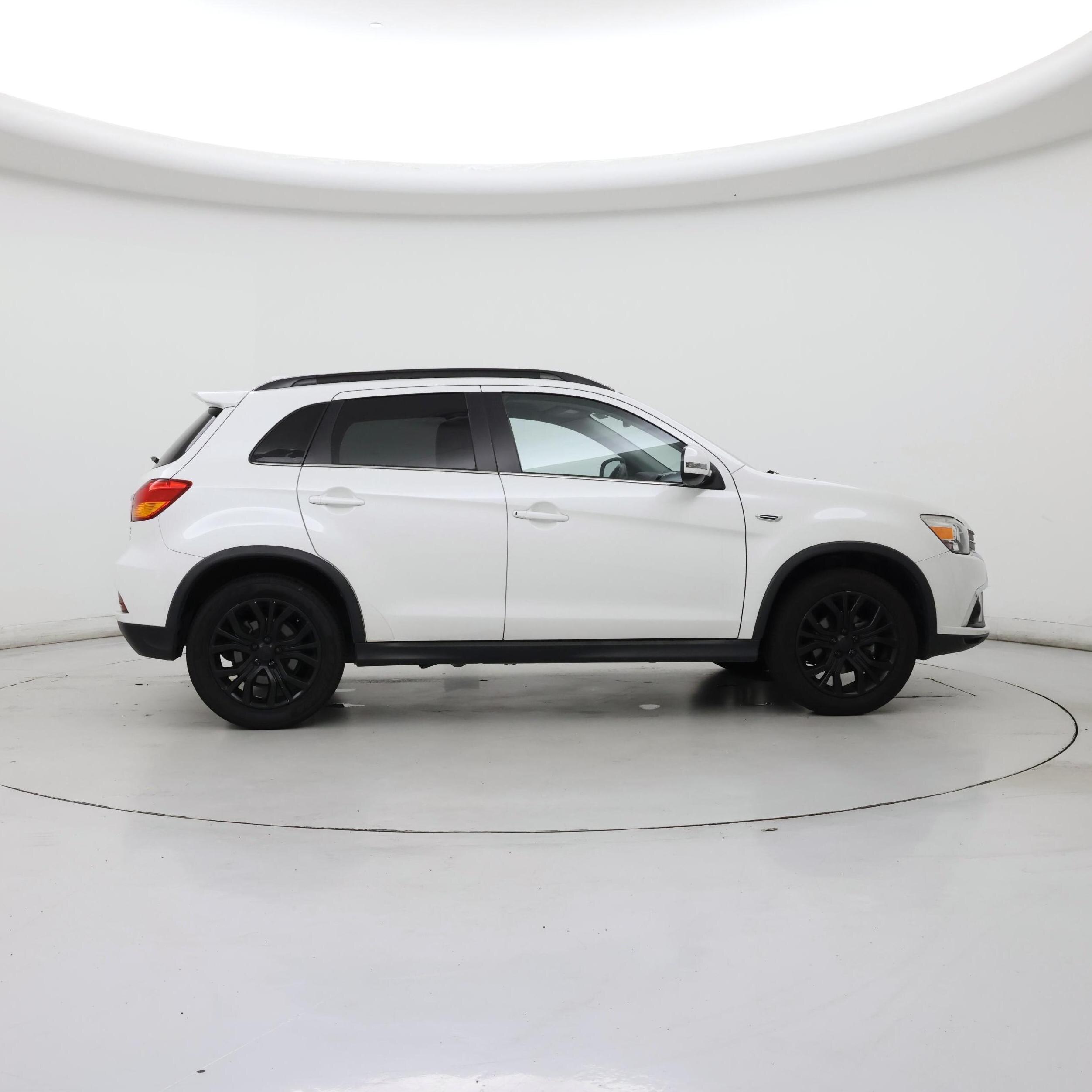 Thumbnail: 2018 Mitsubishi Outlander Sport - 7